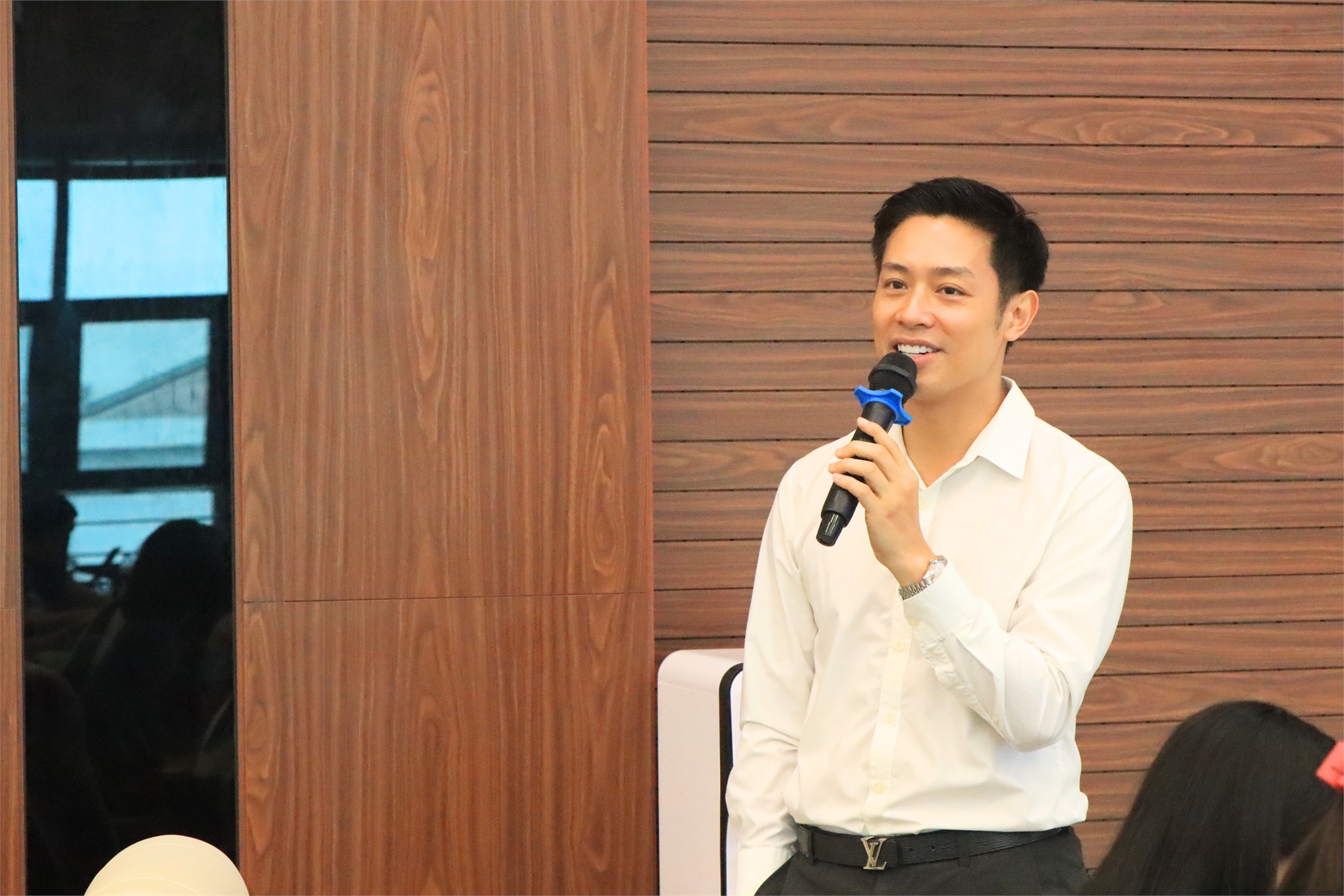 Trường Kinh tế tổ chức chương trình “Tập huấn hướng dẫn quy trình bảo vệ khóa luận tốt nghiệp và giới thiệu Chương trình đào tạo Thạc sĩ” cho sinh viên khóa 17 và các khóa khác