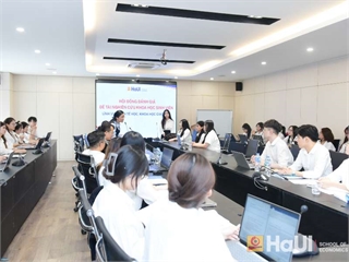 Trường Kinh tế tổ chức Đánh giá đề tài Nghiên cứu khoa học của sinh viên lĩnh vực: Kinh tế học, Khoa học giáo dục