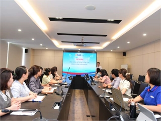 Trường Kinh tế tổ chức thành công buổi Tập huấn "Ứng dụng AI cho công tác hành chính văn phòng"