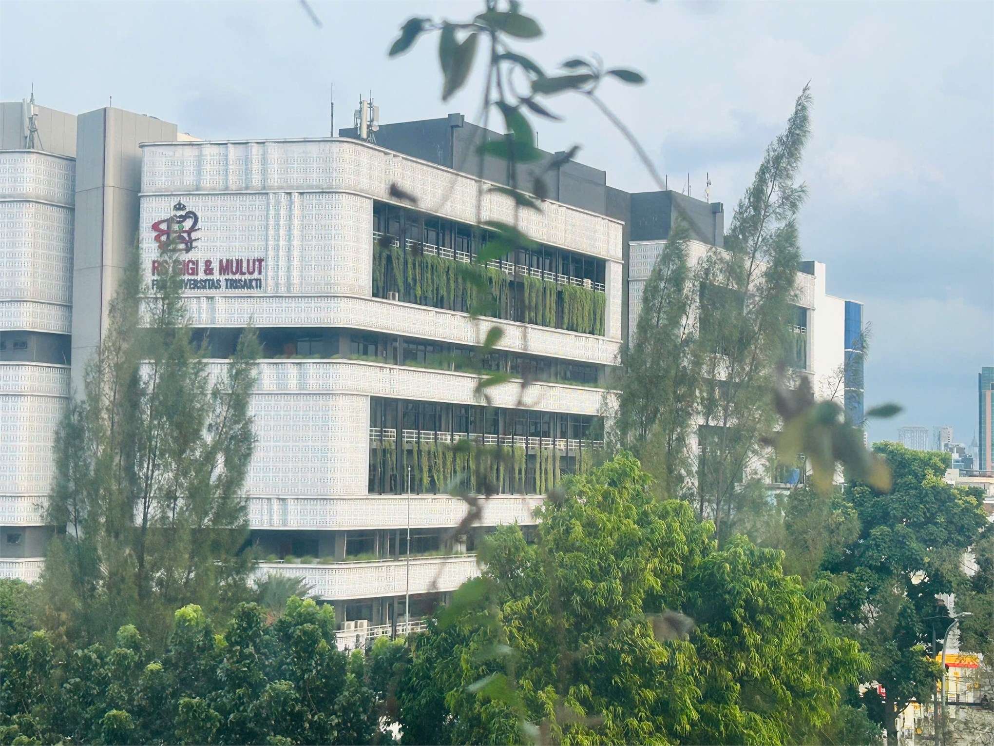Đoàn Đại học Công nghiệp Hà Nội bắt đầu hành trình trao đổi sinh viên quốc tế tại Đại học Trisakti (Indonesia)