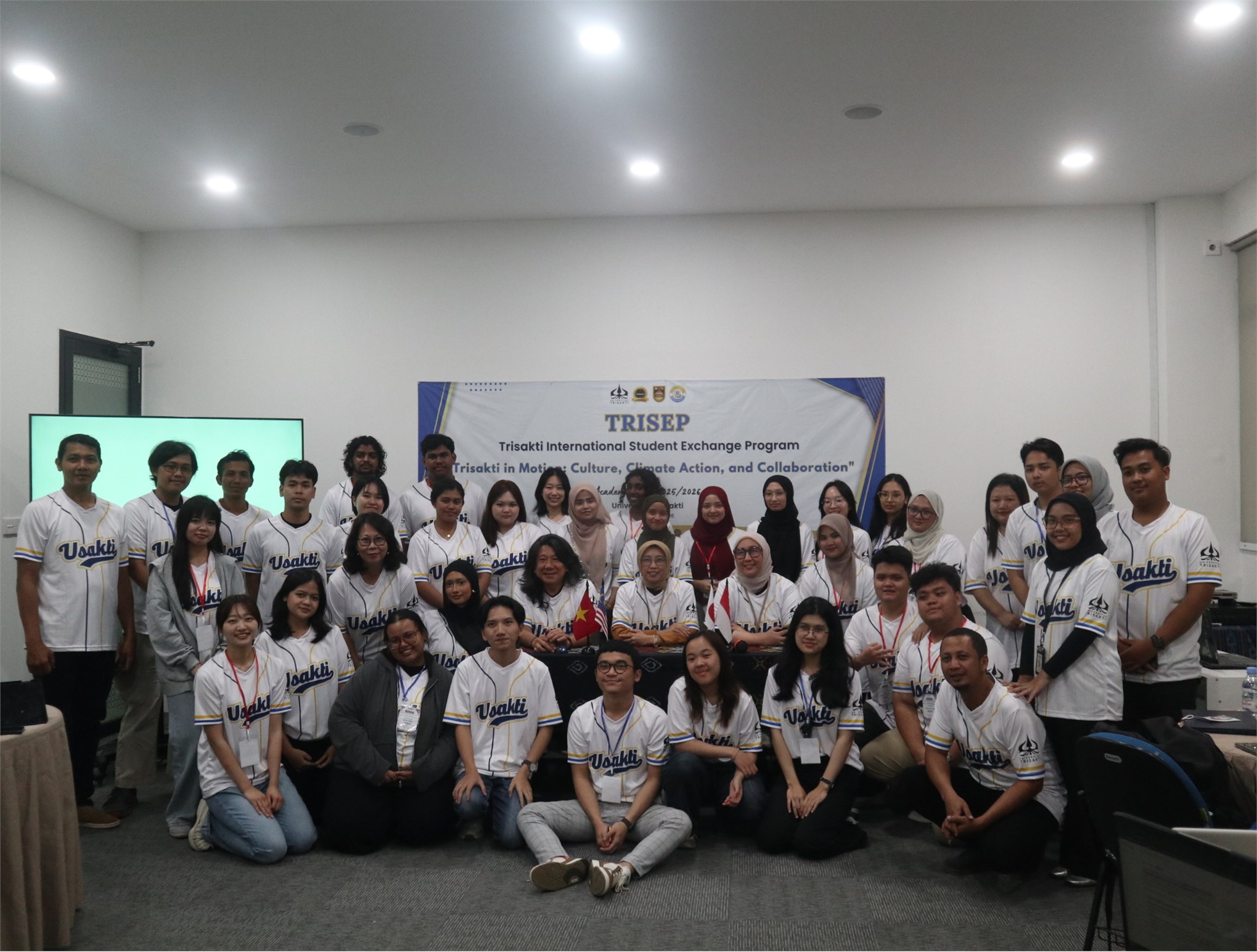 Hành trình trao đổi sinh viên quốc tế tại Indonesia: Sinh viên HaUI ghi dấu ấn qua chuỗi hoạt động học thuật và văn hóa đặc sắc