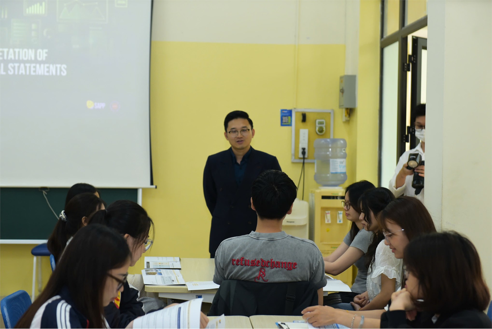 Trường Kinh tế, Đại học Công nghiệp Hà Nội tổ chức thành công buổi tập huấn `Đọc hiểu và phát hiện gian lận trên báo cáo tài chính`