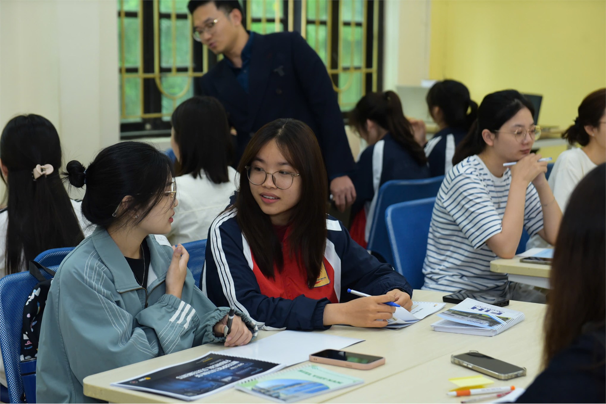 Trường Kinh tế, Đại học Công nghiệp Hà Nội tổ chức thành công buổi tập huấn `Đọc hiểu và phát hiện gian lận trên báo cáo tài chính`