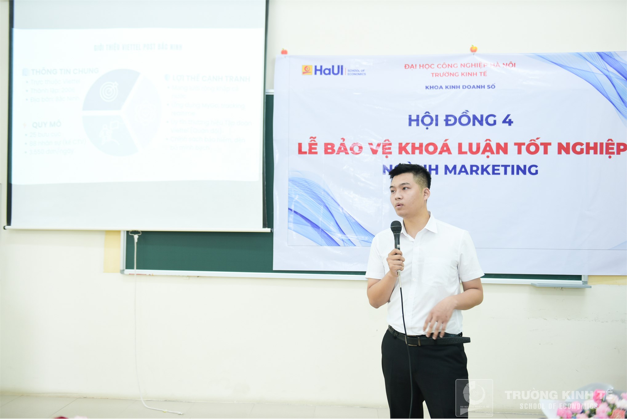 Rộn ràng mùa bảo vệ khóa luận tốt nghiệp tại trường kinh tế: nơi tri thức và cảm xúc hội tụ