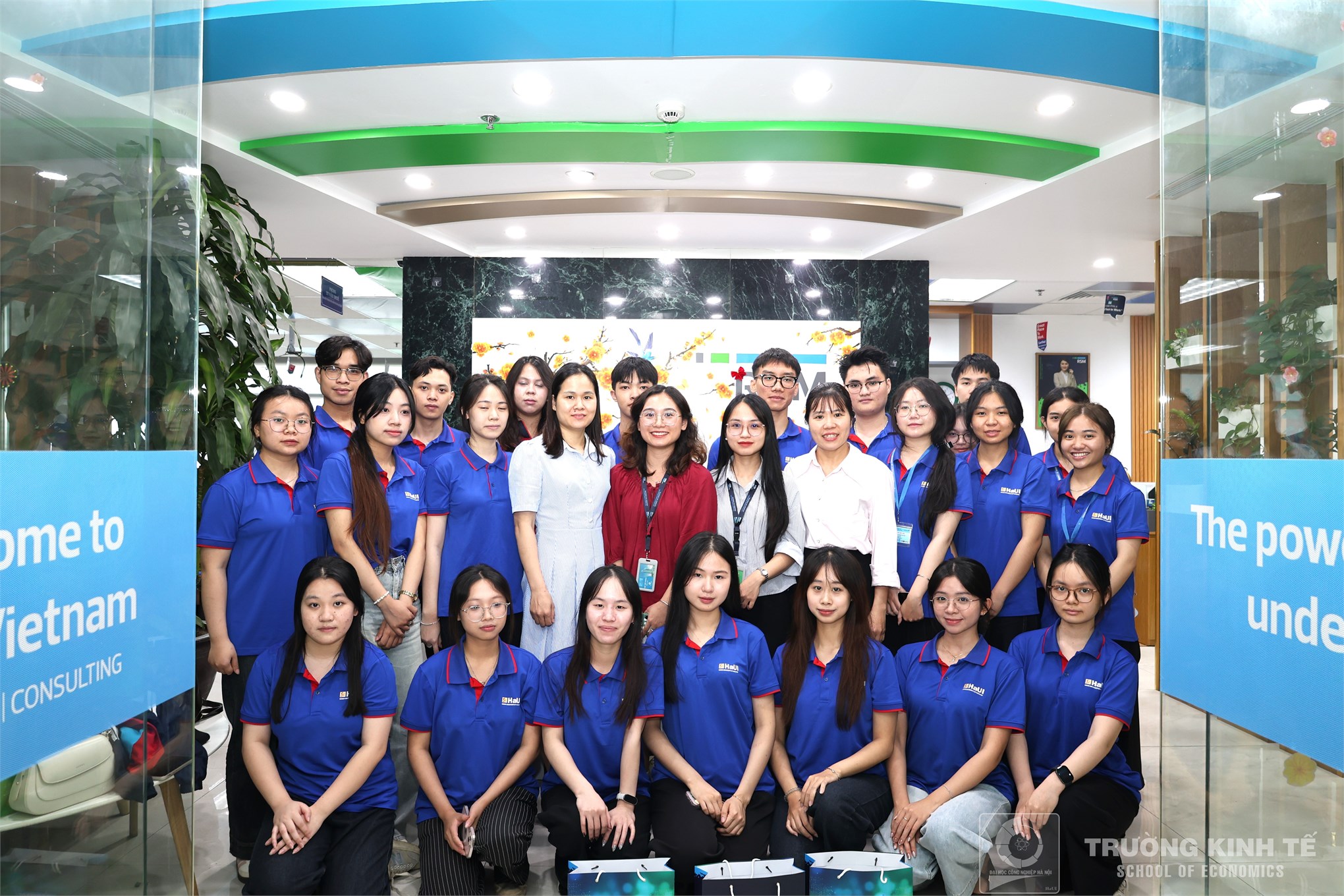 Sinh viên khoa Kế toán – Kiểm toán tham quan thực tế tại Công ty TNHH Kiểm toán & Tư vấn RSM Việt Nam