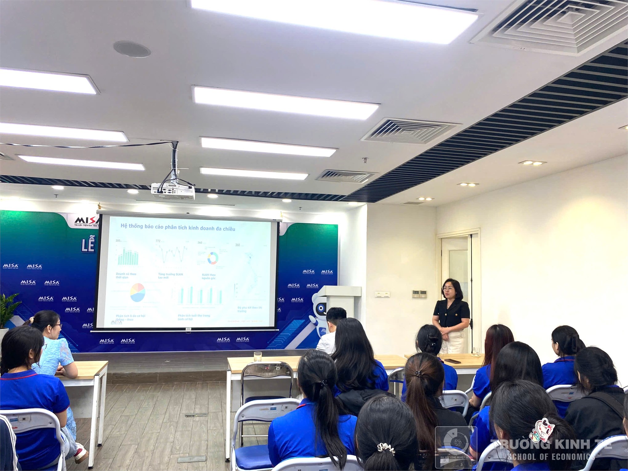 Sinh viên Khoa Knh doanh số, Trường Kinh tế tham quan thực tế tại Công ty Cổ phần MISA