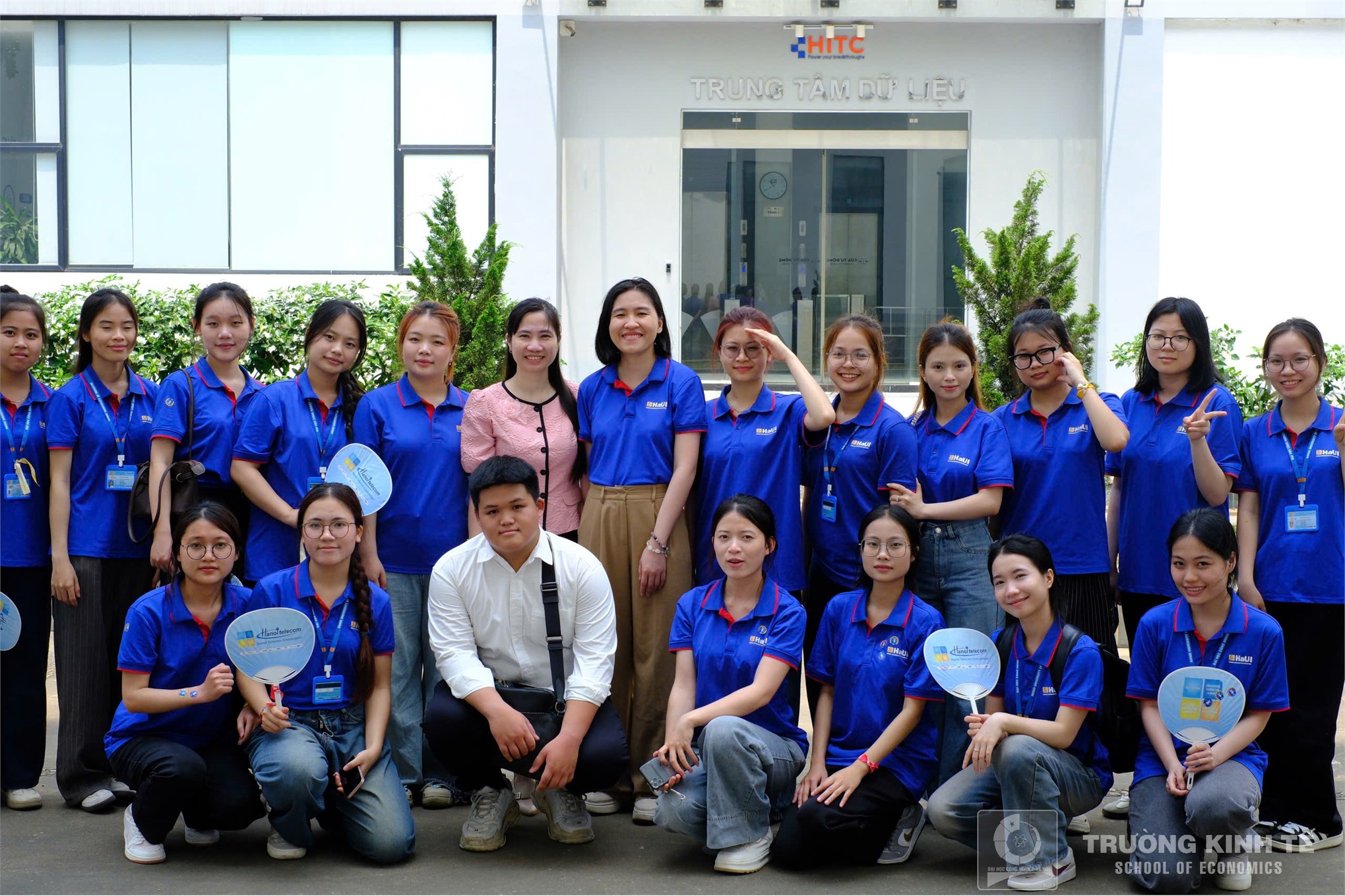 Sinh viên Khoa Kinh doanh số, Trường Kinh tế tham quan thực tế tại trung tâm dữ liệu ECODC – HANOI TELECOM