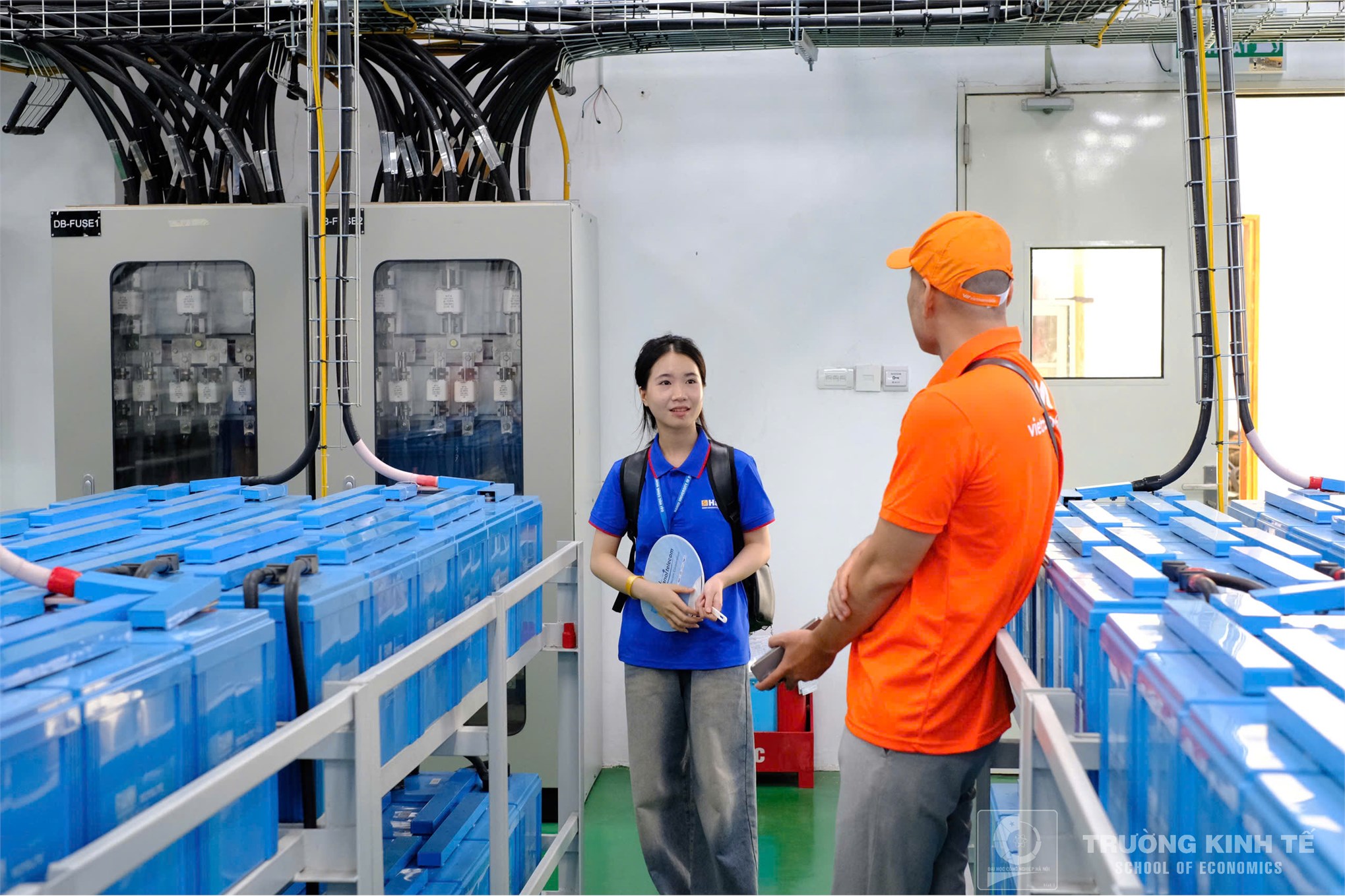 Sinh viên Khoa Kinh doanh số, Trường Kinh tế tham quan thực tế tại trung tâm dữ liệu ECODC – HANOI TELECOM