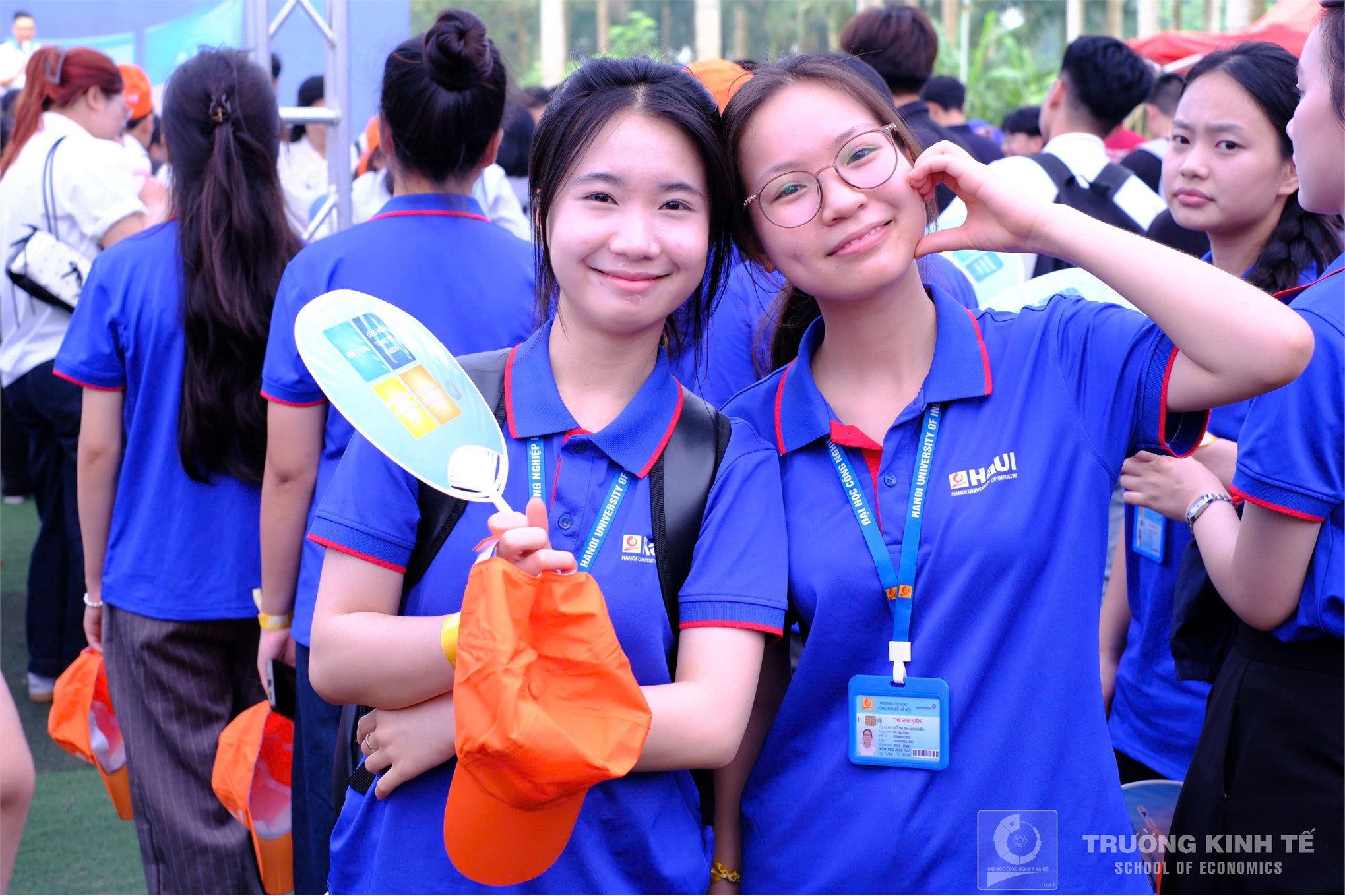 Sinh viên Khoa Kinh doanh số, Trường Kinh tế tham quan thực tế tại trung tâm dữ liệu ECODC – HANOI TELECOM