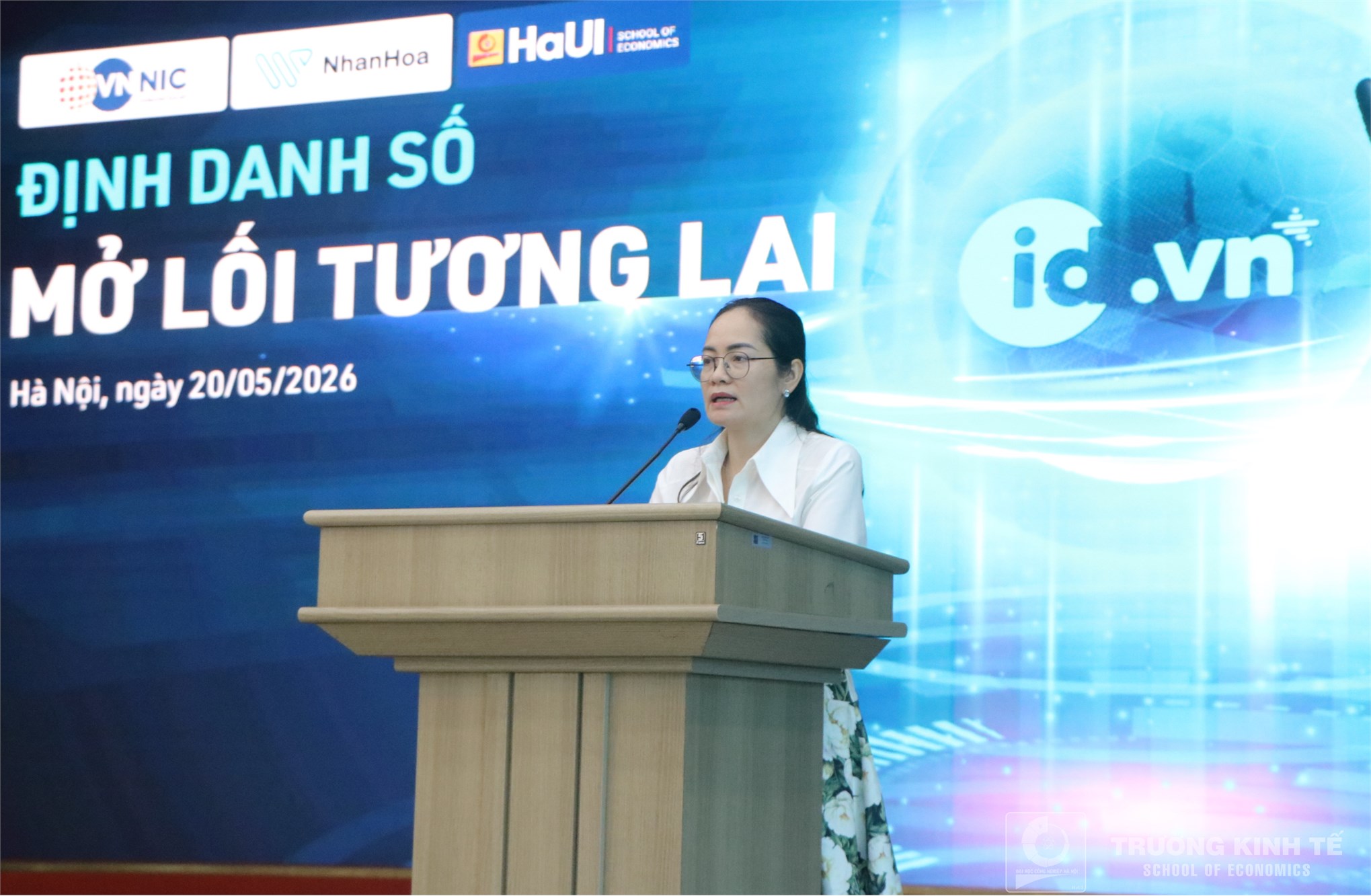 Định danh số - Mở lối tương lai: Cơ hội vàng cho sinh viên Trường Kinh tế sở hữu `tài sản số` với tên miền ID.VN