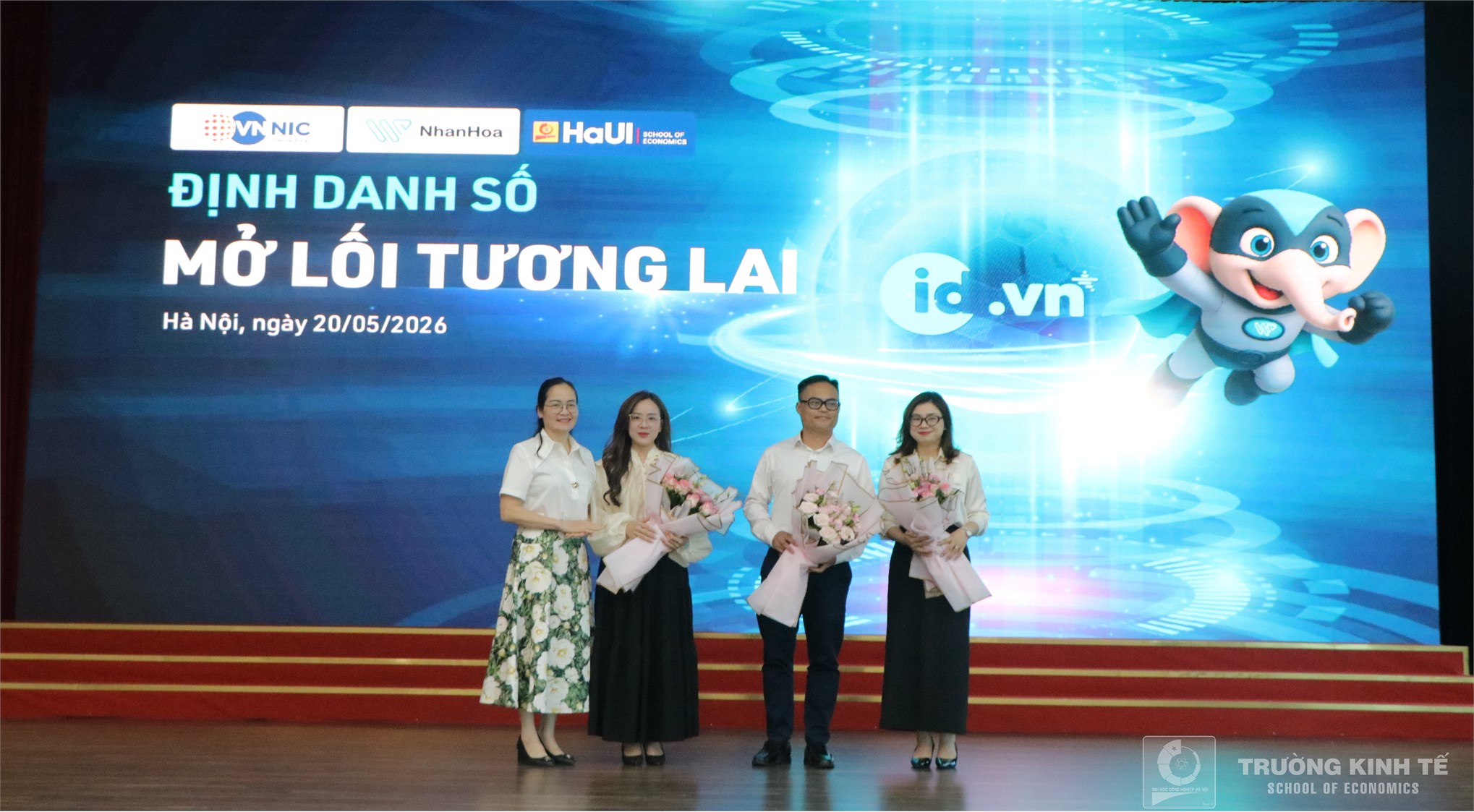 Định danh số - Mở lối tương lai: Cơ hội vàng cho sinh viên Trường Kinh tế sở hữu `tài sản số` với tên miền ID.VN