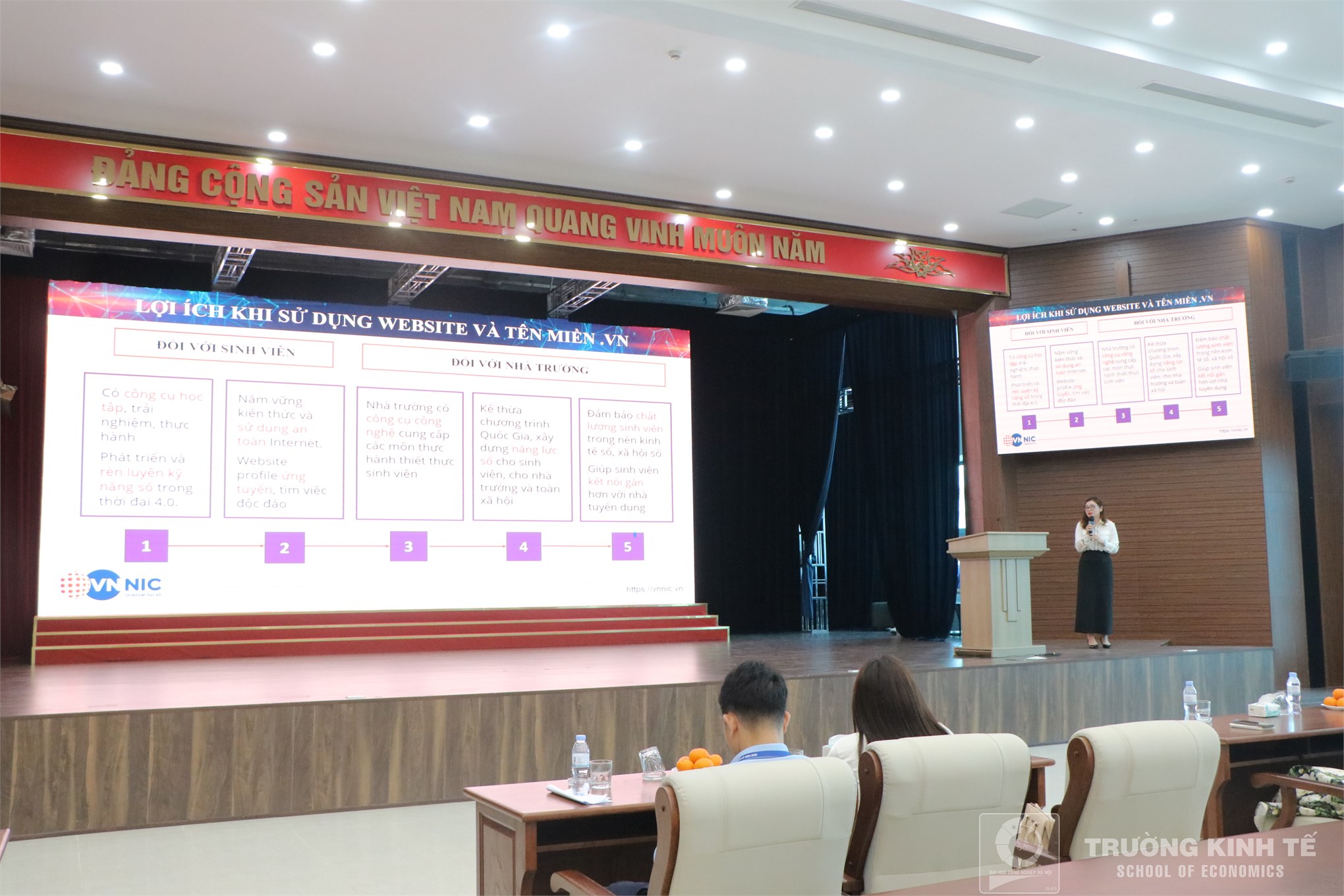 Định danh số - Mở lối tương lai: Cơ hội vàng cho sinh viên Trường Kinh tế sở hữu `tài sản số` với tên miền ID.VN