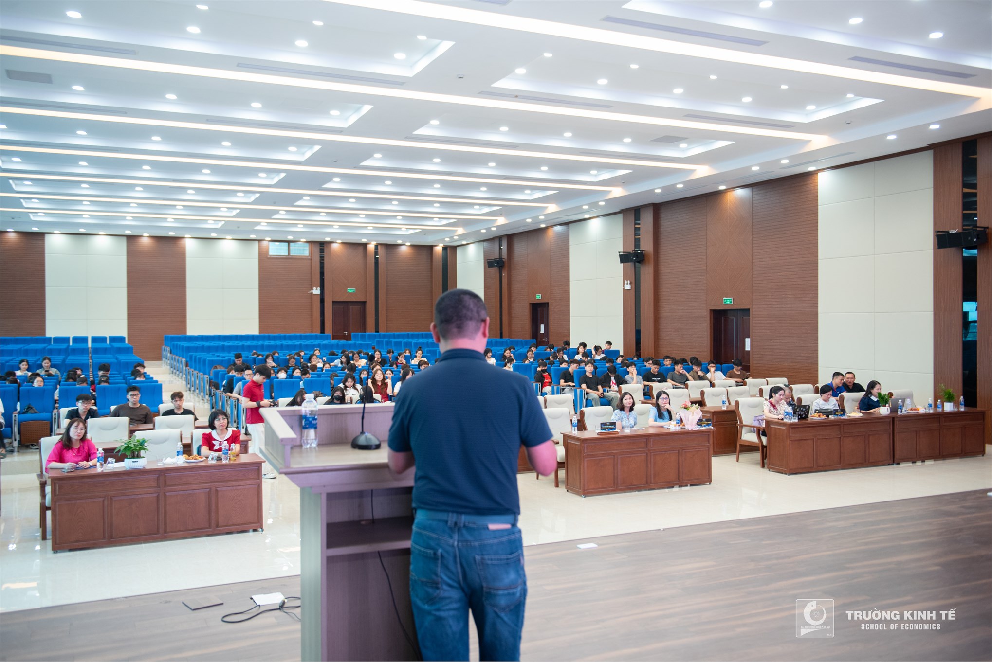 Tọa đàm “Tối ưu chuỗi cung ứng, bứt phá trải nghiệm khách hàng”: Giải bài toán từ điểm nghẽn hạ tầng đến mạng lưới logistics hiện đại