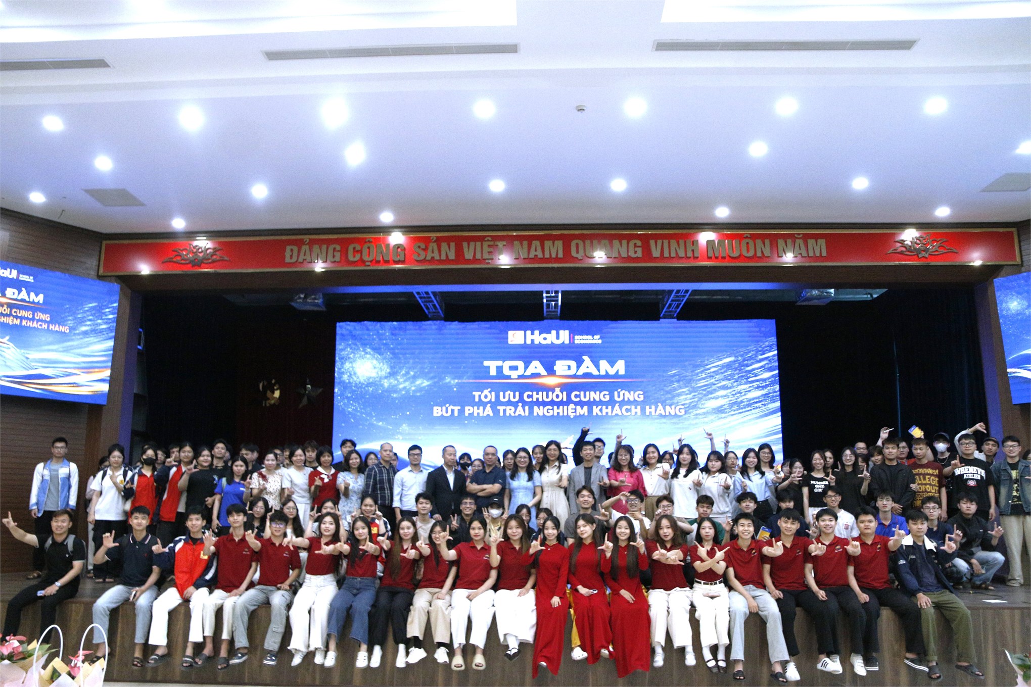 Tọa đàm “Tối ưu chuỗi cung ứng, bứt phá trải nghiệm khách hàng”: Giải bài toán từ điểm nghẽn hạ tầng đến mạng lưới logistics hiện đại