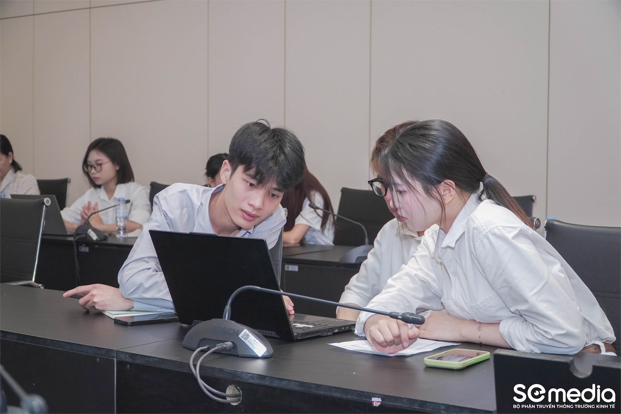 Trường Kinh tế tổ chức Đánh giá đề tài Nghiên cứu khoa học của sinh viên lĩnh vực: Quản trị kinh doanh, quản lý
