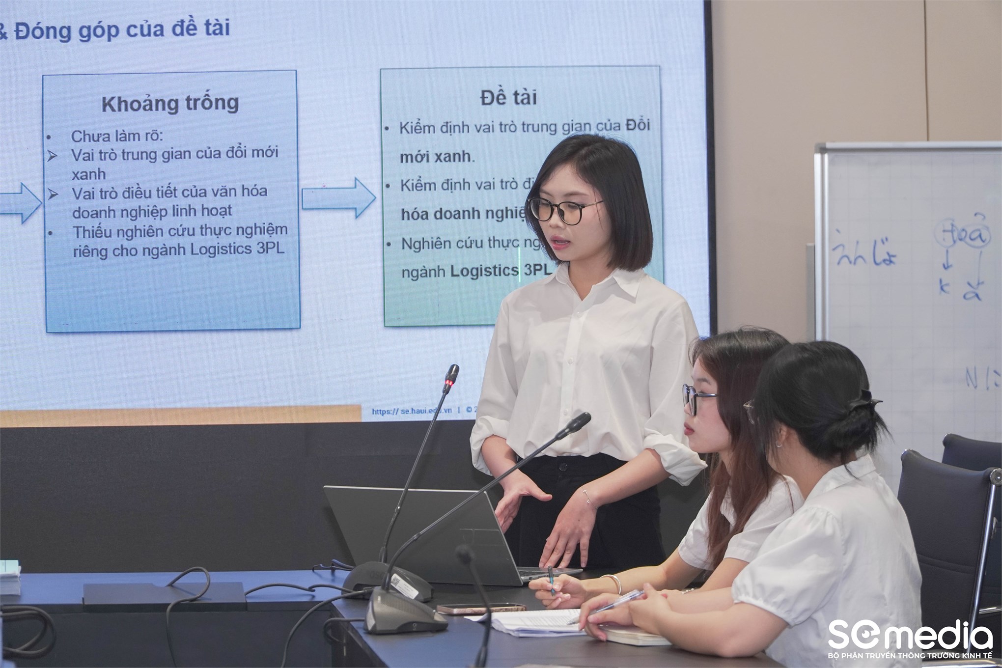Trường Kinh tế tổ chức Đánh giá đề tài Nghiên cứu khoa học của sinh viên lĩnh vực: Quản trị kinh doanh, quản lý