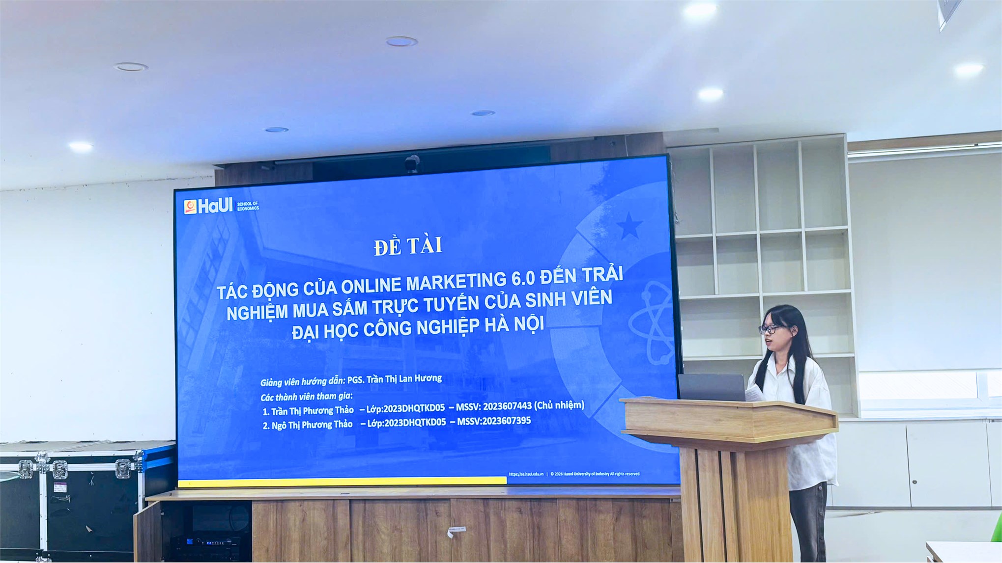 Trường Kinh tế tổ chức Đánh giá đề tài Nghiên cứu khoa học của sinh viên lĩnh vực: Quản trị kinh doanh, quản lý