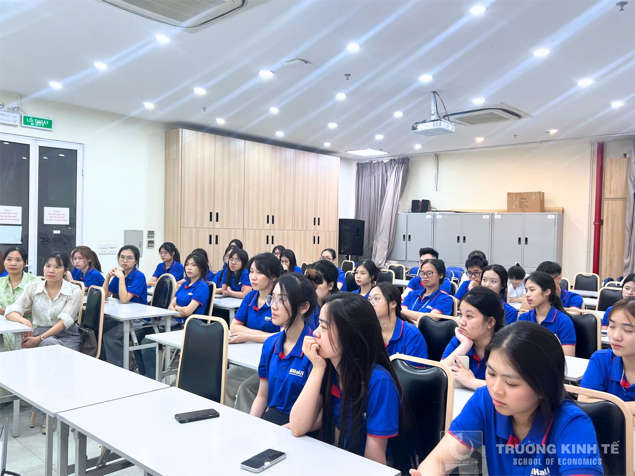Sinh viên Khoa Kế toán – Kiểm toán, Trường Kinh tế tham quan thực tế tại Công ty TNHH Hãng kiểm toán AASC