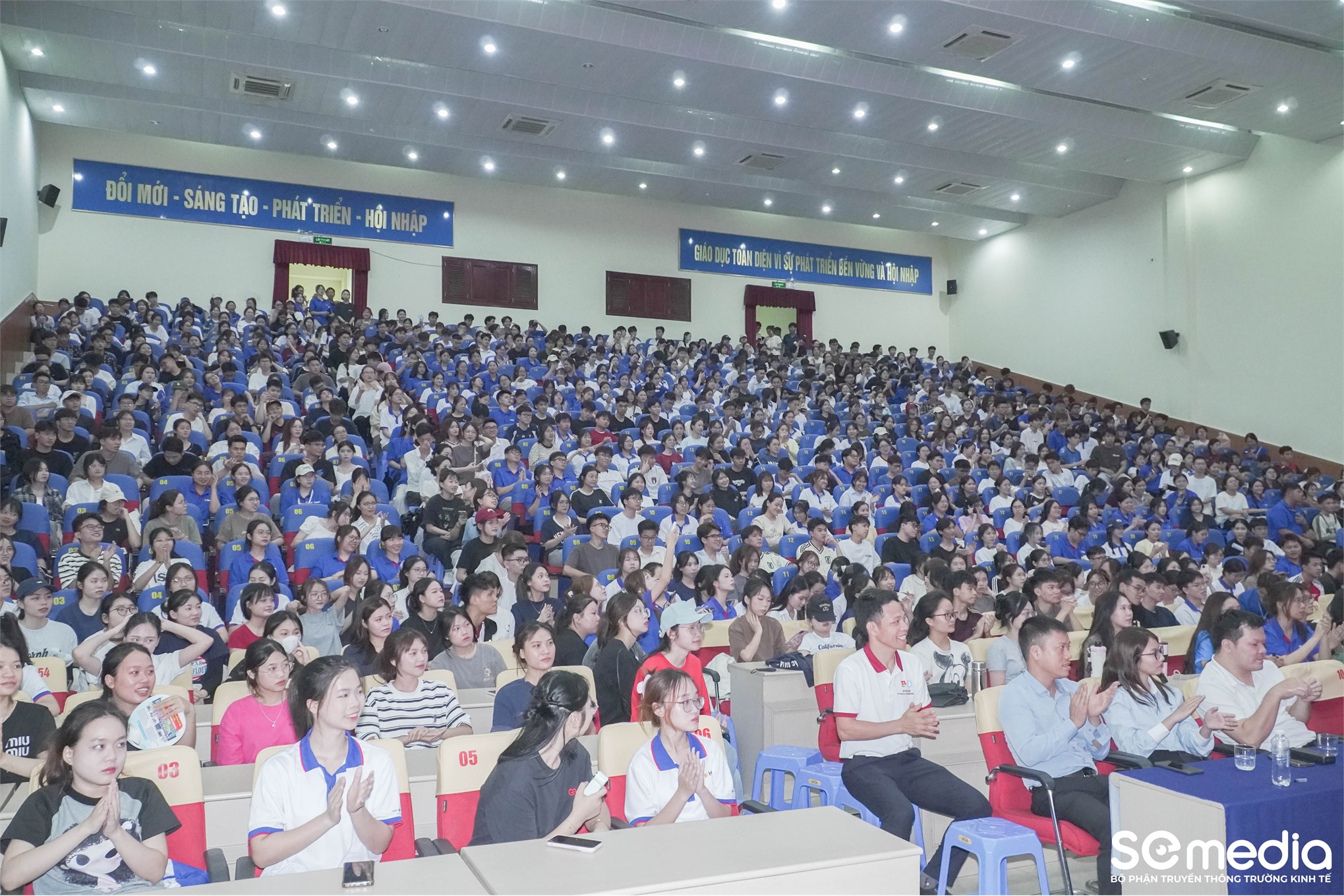 Chuỗi sự kiện `The Hanamory 2026`: Dấu ấn khó phai và tinh thần đoàn kết cộp mác sinh viên Đại học Công nghiệp Hà Nội.