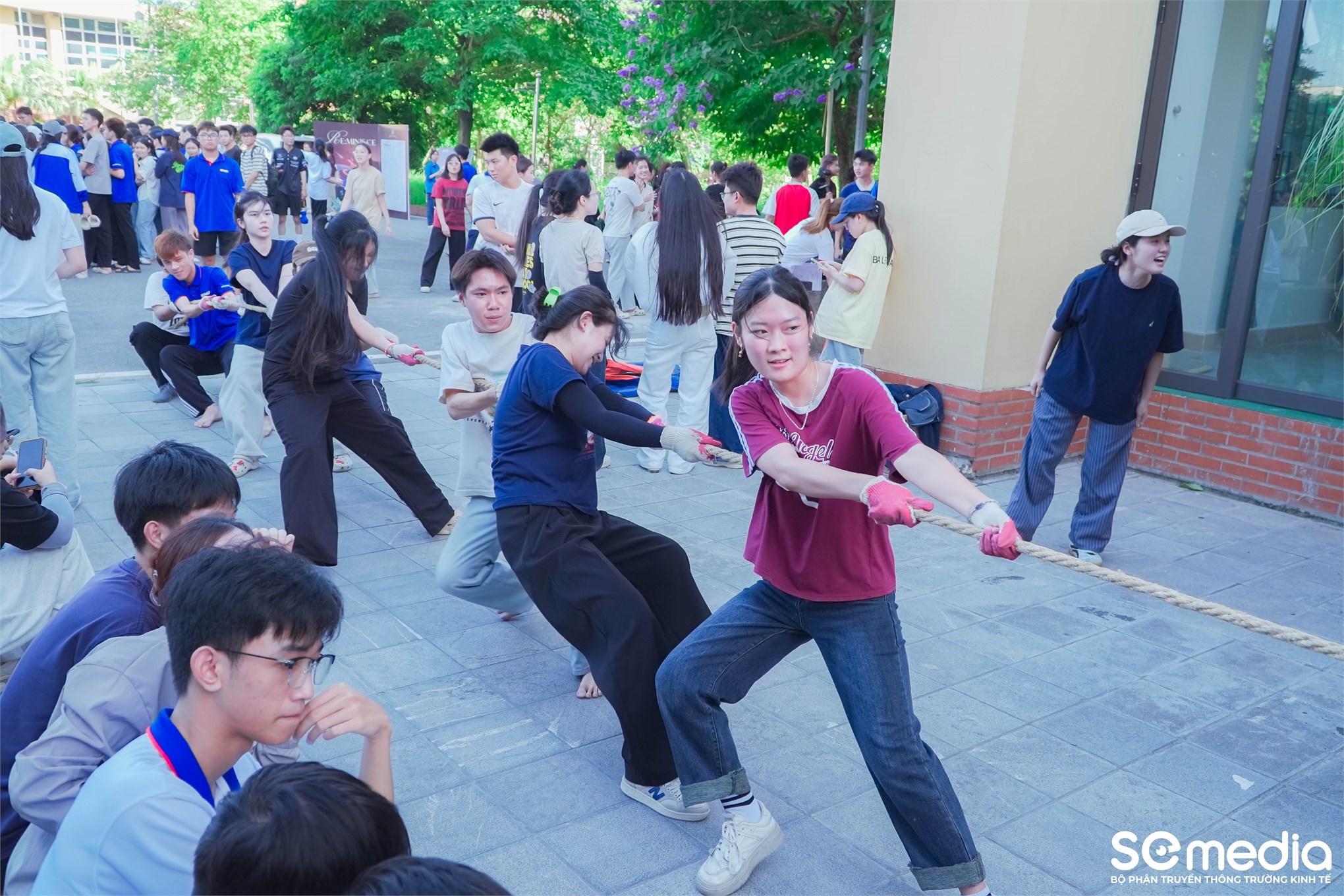 Chuỗi sự kiện `The Hanamory 2026`: Dấu ấn khó phai và tinh thần đoàn kết cộp mác sinh viên Đại học Công nghiệp Hà Nội.