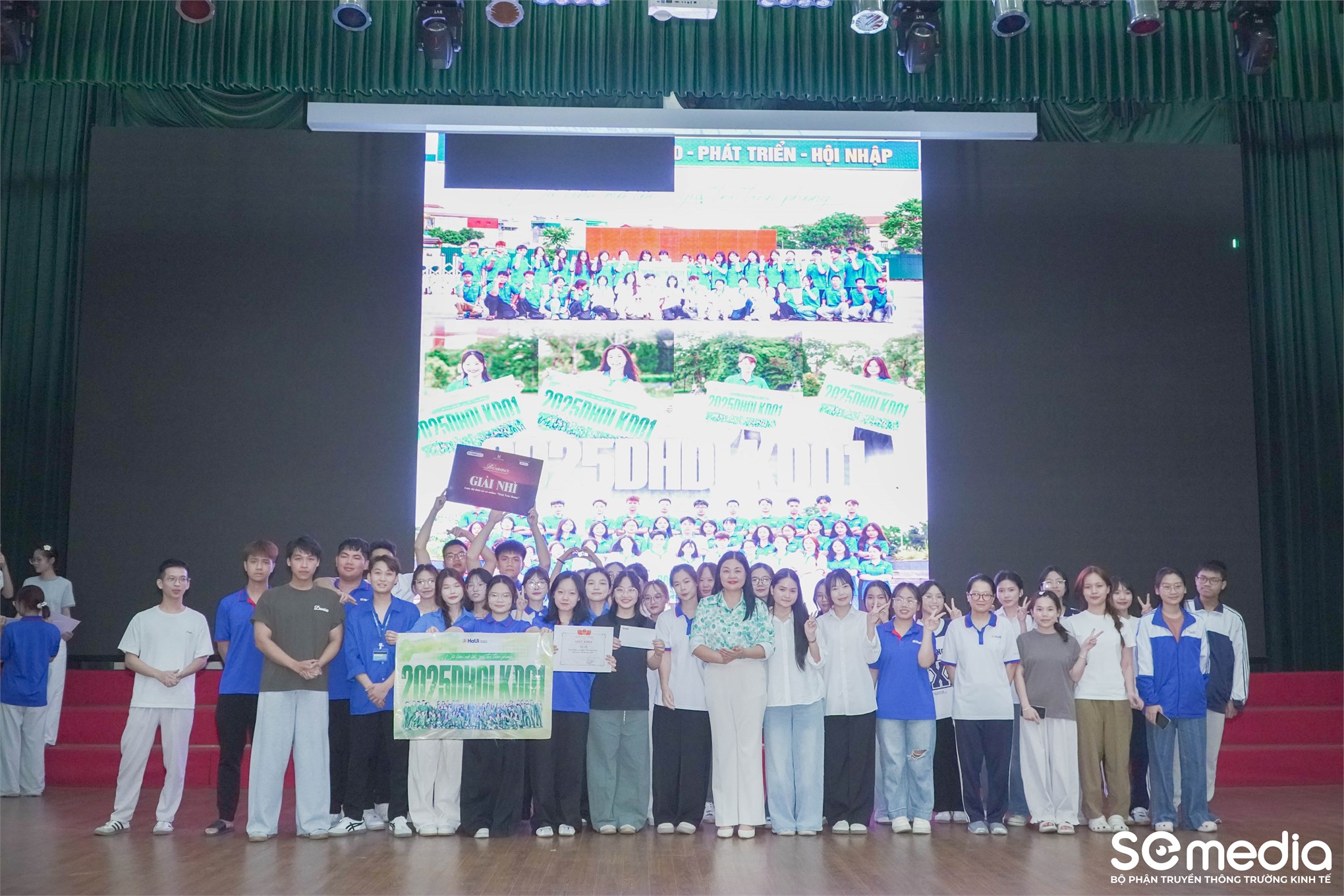 Chuỗi sự kiện `The Hanamory 2026`: Dấu ấn khó phai và tinh thần đoàn kết cộp mác sinh viên Đại học Công nghiệp Hà Nội.
