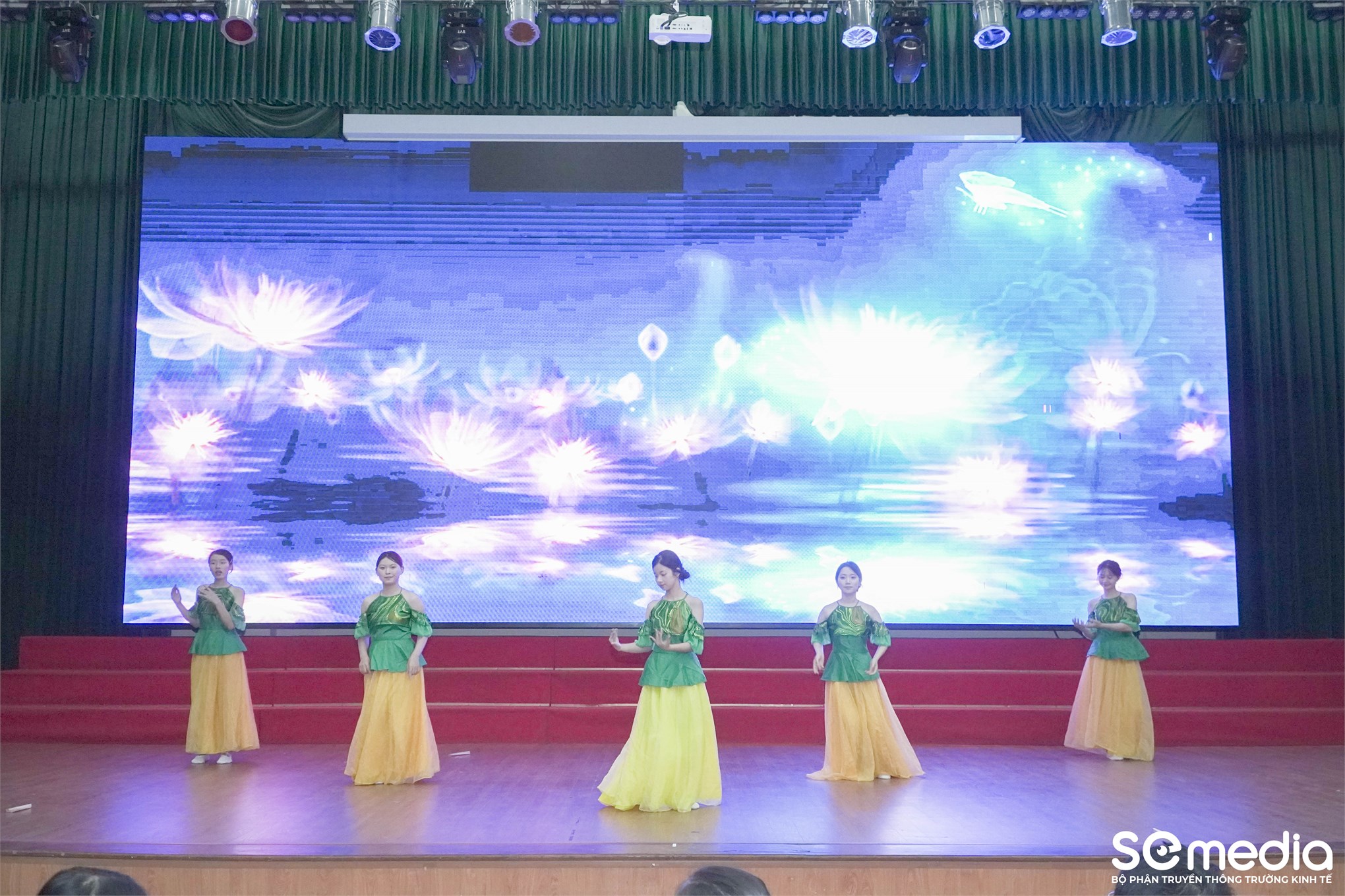 Chuỗi sự kiện `The Hanamory 2026`: Dấu ấn khó phai và tinh thần đoàn kết cộp mác sinh viên Đại học Công nghiệp Hà Nội.