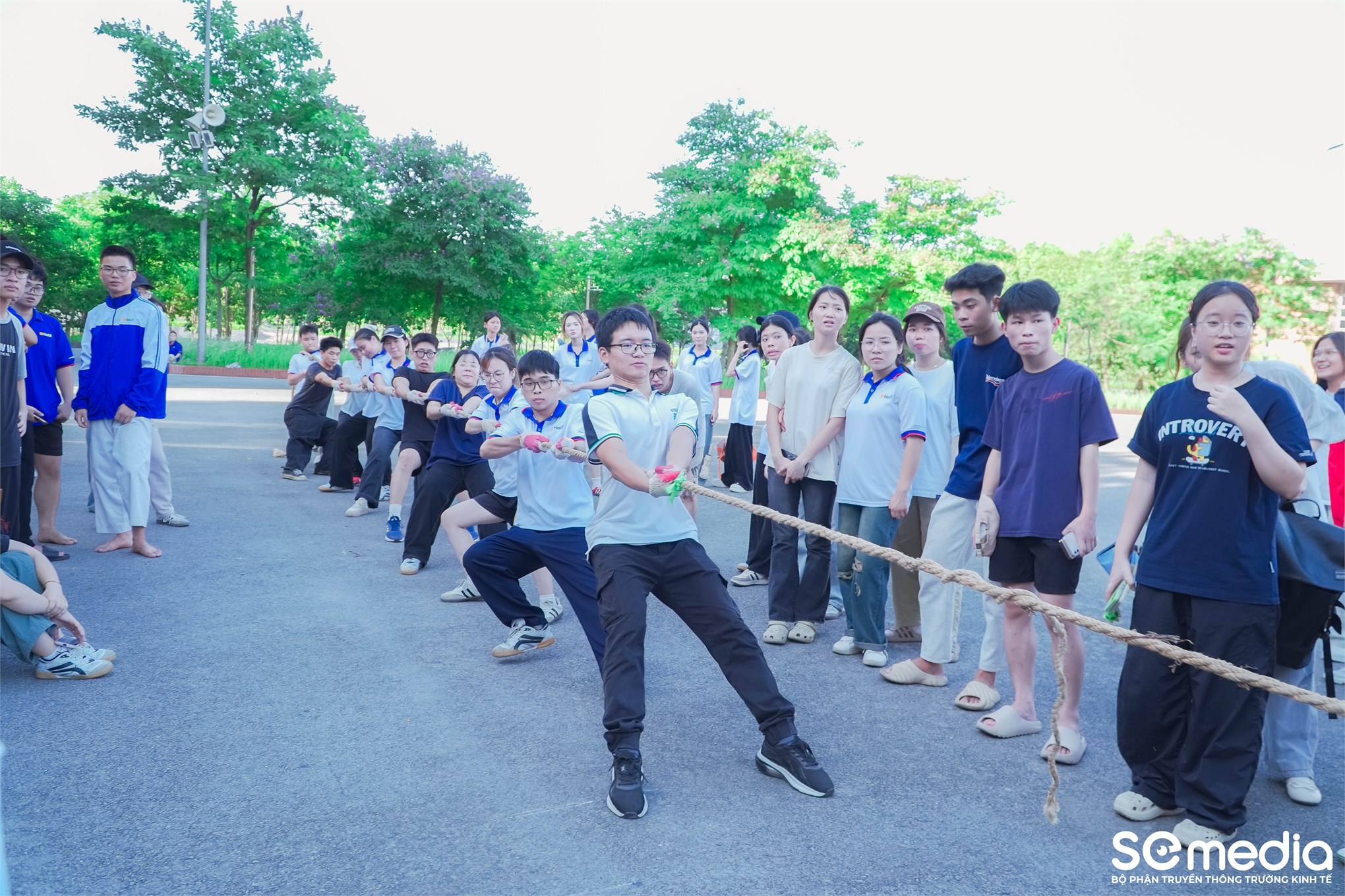 Chuỗi sự kiện `The Hanamory 2026`: Dấu ấn khó phai và tinh thần đoàn kết cộp mác sinh viên Đại học Công nghiệp Hà Nội.