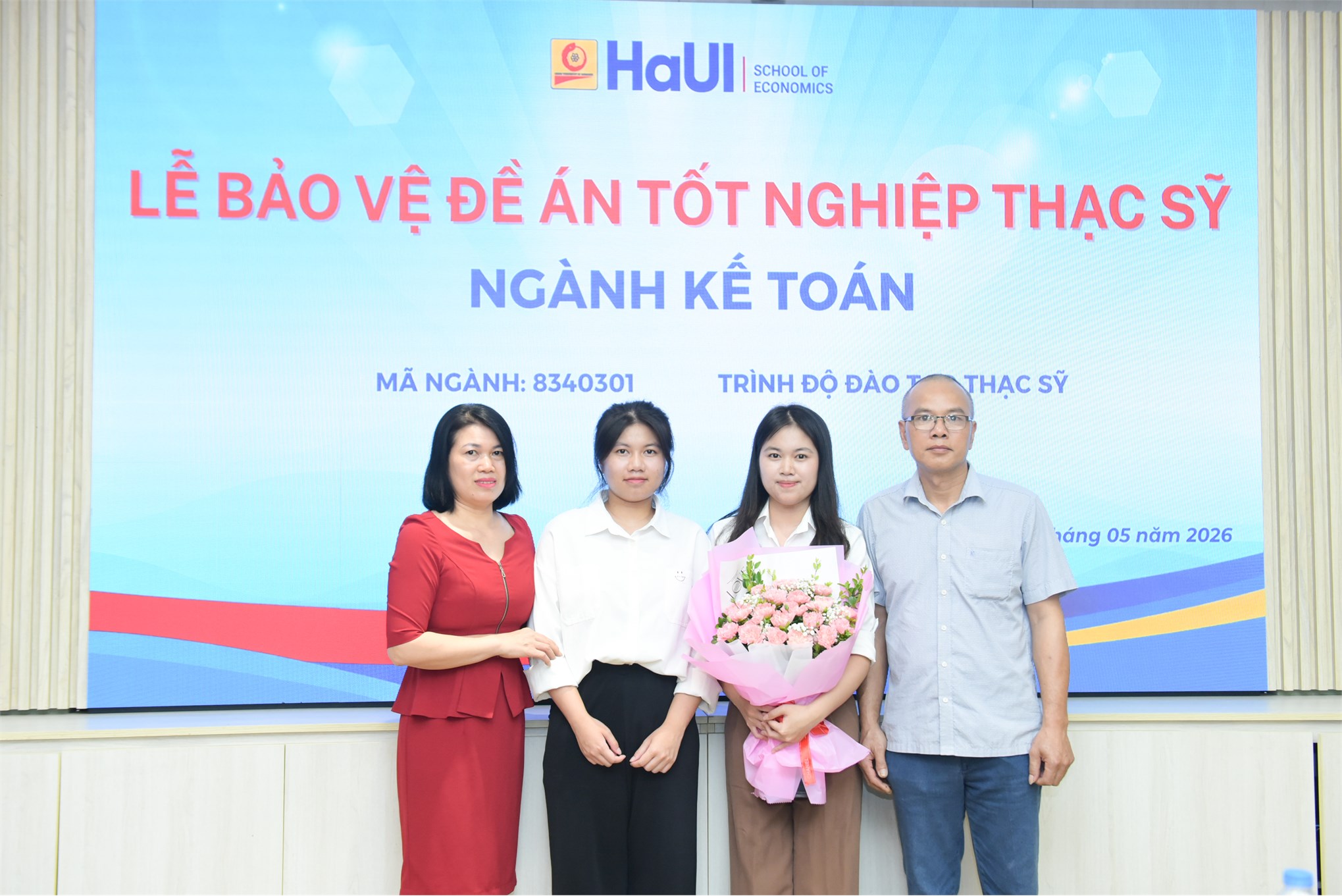 Dấu ấn tri thức: Lễ bảo vệ Đề án tốt nghiệp Thạc sĩ ngành Kế toán K14.1 và K14.2 thành công rực rỡ