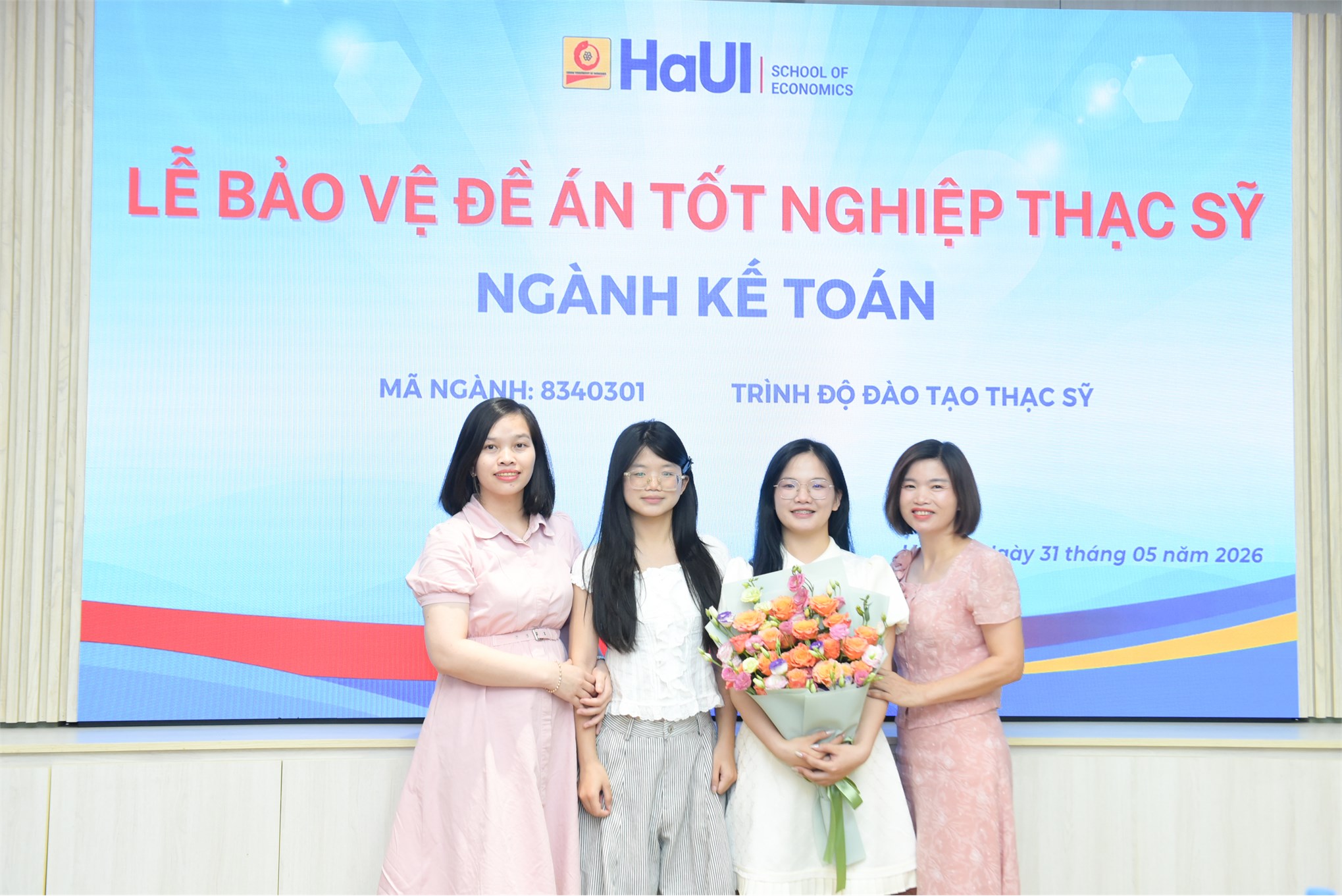 Dấu ấn tri thức: Lễ bảo vệ Đề án tốt nghiệp Thạc sĩ ngành Kế toán K14.1 và K14.2 thành công rực rỡ