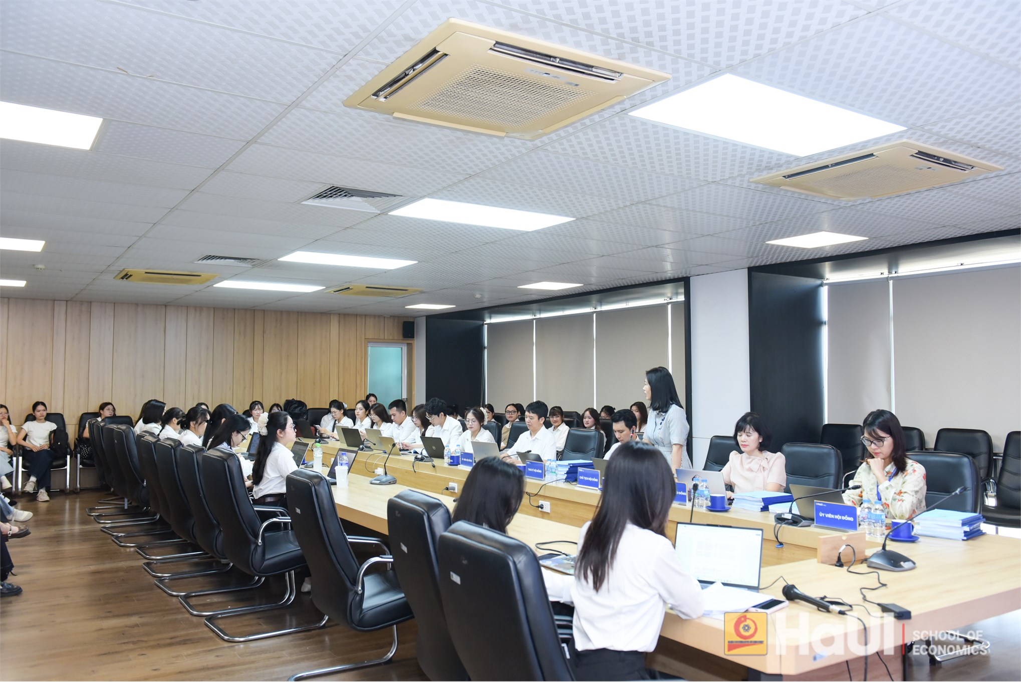 Trường Kinh tế tổ chức đánh giá đề tài nghiên cứu khoa học của sinh viên lĩnh vực: Kế toán, Tài chính - Ngân hàng