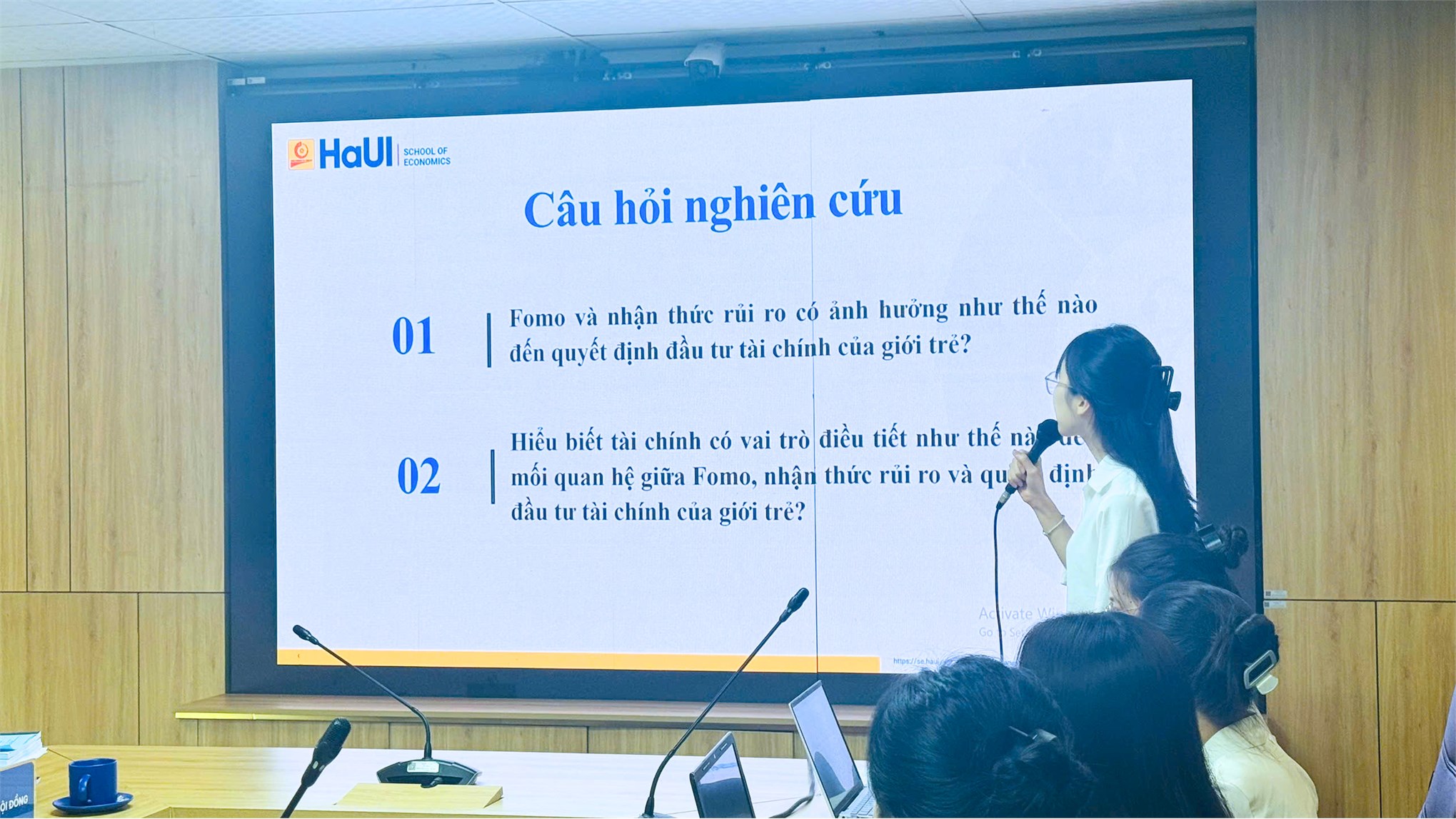 Trường Kinh tế tổ chức đánh giá đề tài nghiên cứu khoa học của sinh viên lĩnh vực: Kế toán, Tài chính - Ngân hàng