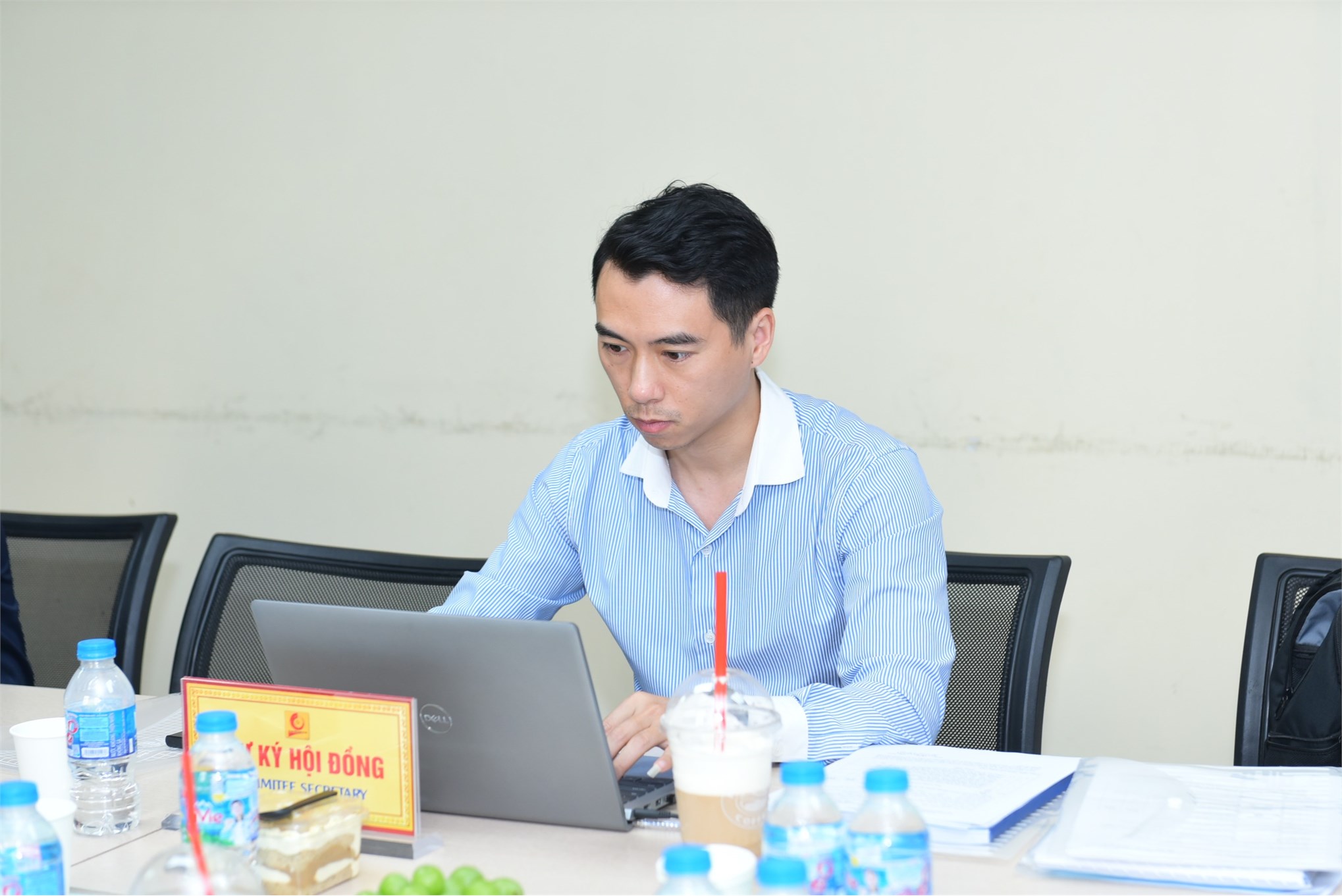 8 học viên cao học khoá 13, 14 ngành Quản trị kinh doanh bảo vệ thành công Đề án tốt nghiệp