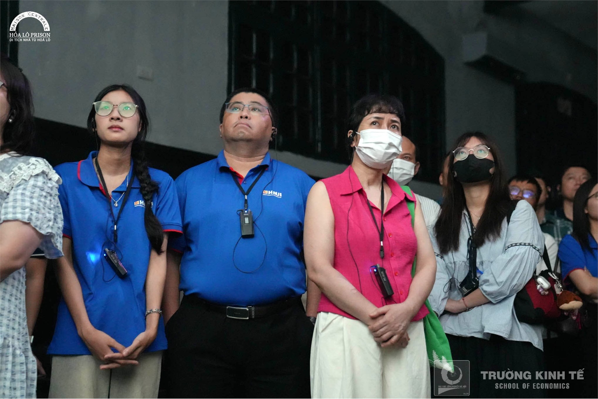 Sinh hoạt Chi bộ Kinh tế 2: Xúc động hành trình trải nghiệm `Đêm thiêng liêng 2: Sống như những đóa hoa` tại Di tích Nhà tù Hỏa Lò