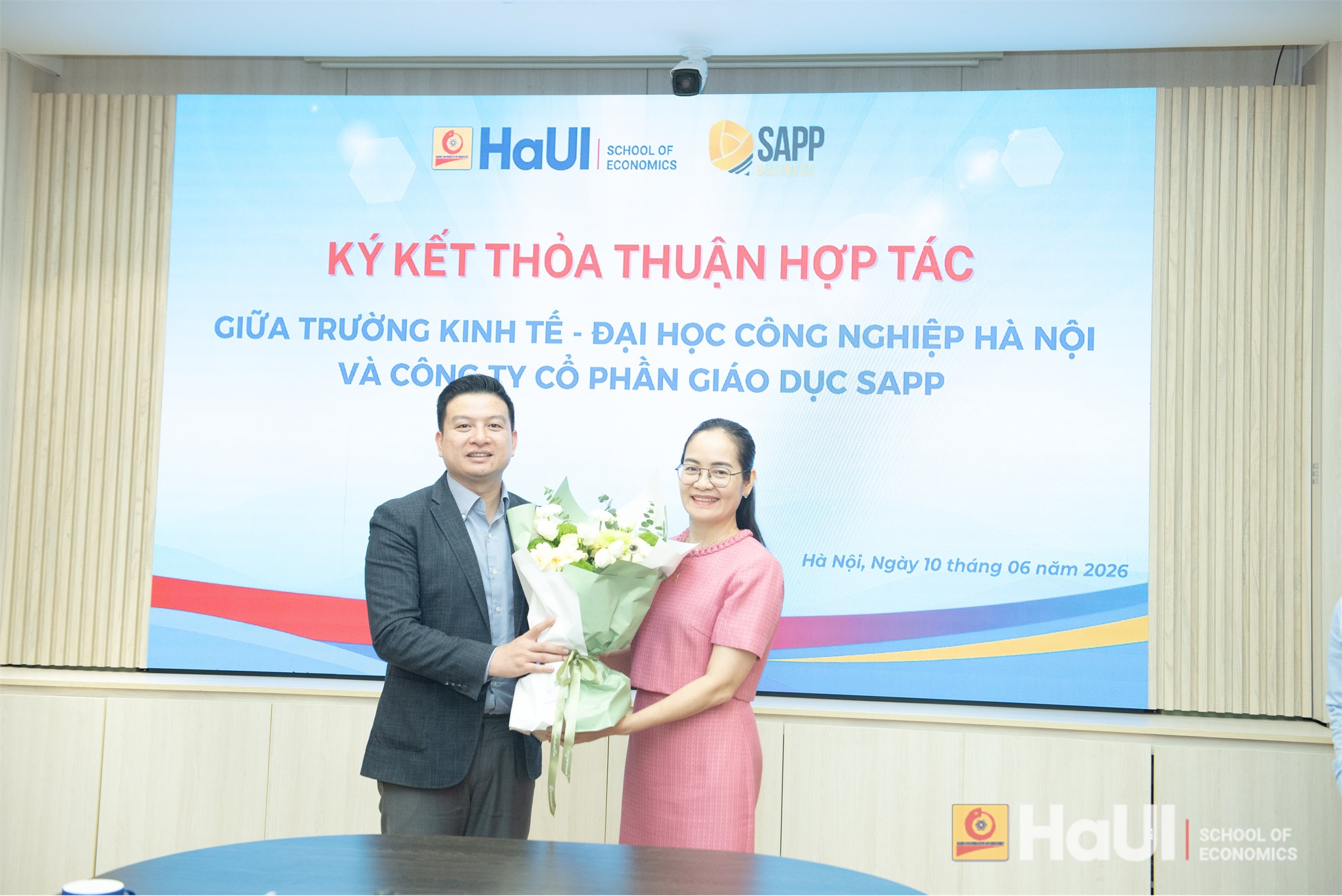 Trường Kinh tế - Đại học Công nghiệp Hà Nội ký kết biên bản ghi nhớ hợp tác với Công ty Cổ phần giáo dục SAPP