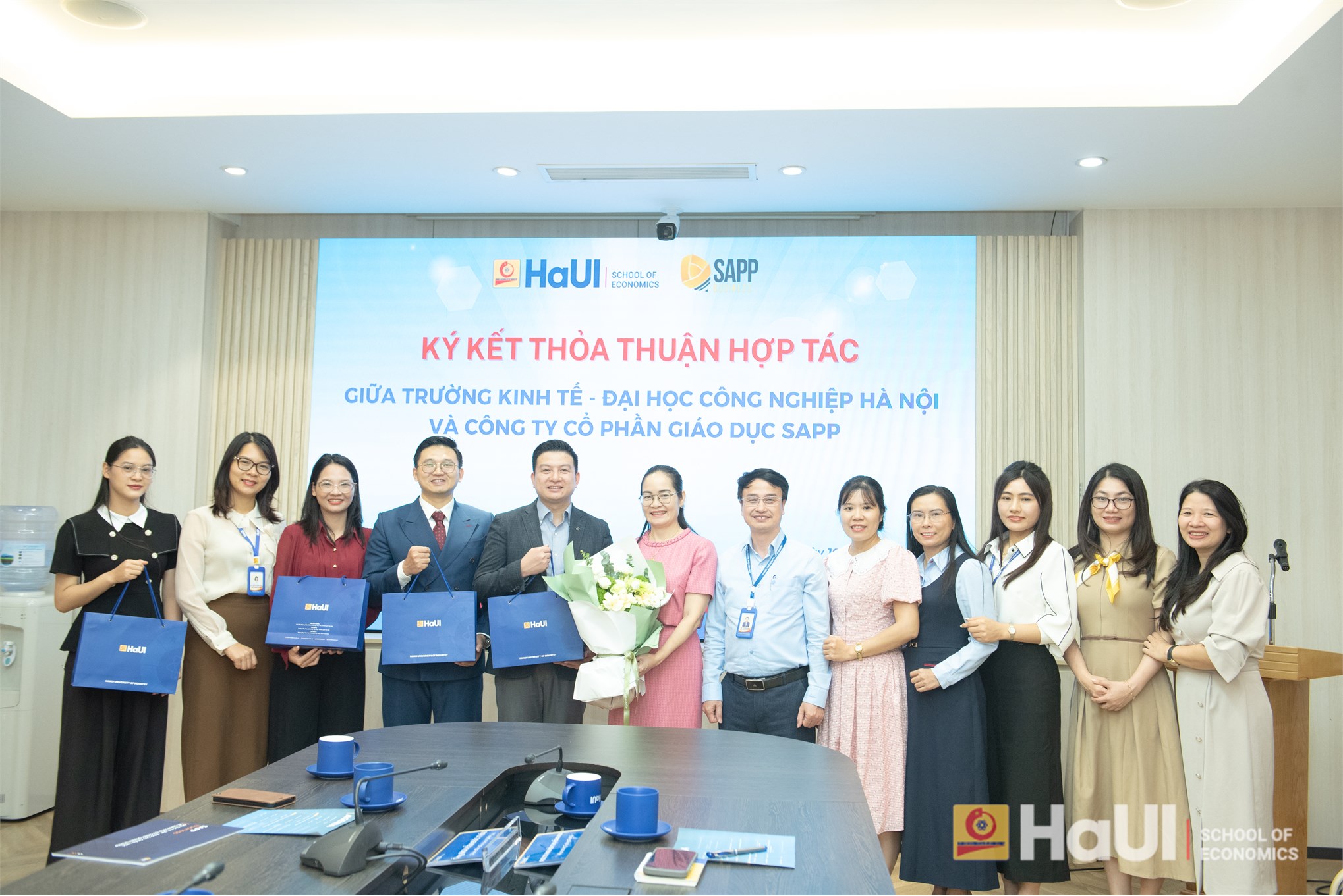 Trường Kinh tế - Đại học Công nghiệp Hà Nội ký kết biên bản ghi nhớ hợp tác với Công ty Cổ phần giáo dục SAPP
