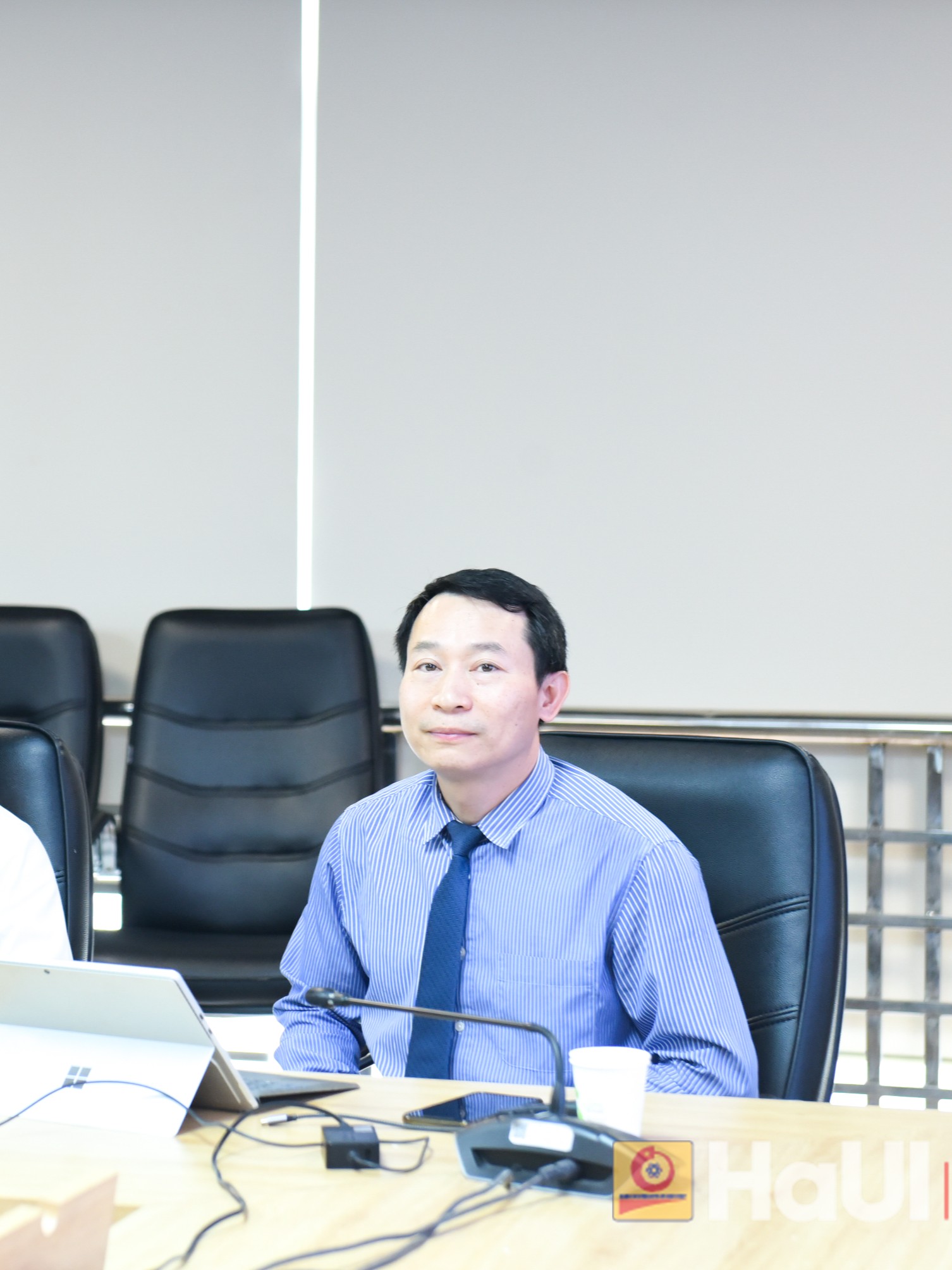 Hội thảo “Giảng dạy chuyên môn bằng tiếng Anh: Kinh nghiệm trong thiết kế bài giảng, phương pháp giảng dạy và đánh giá người học” tại Trường Kinh tế