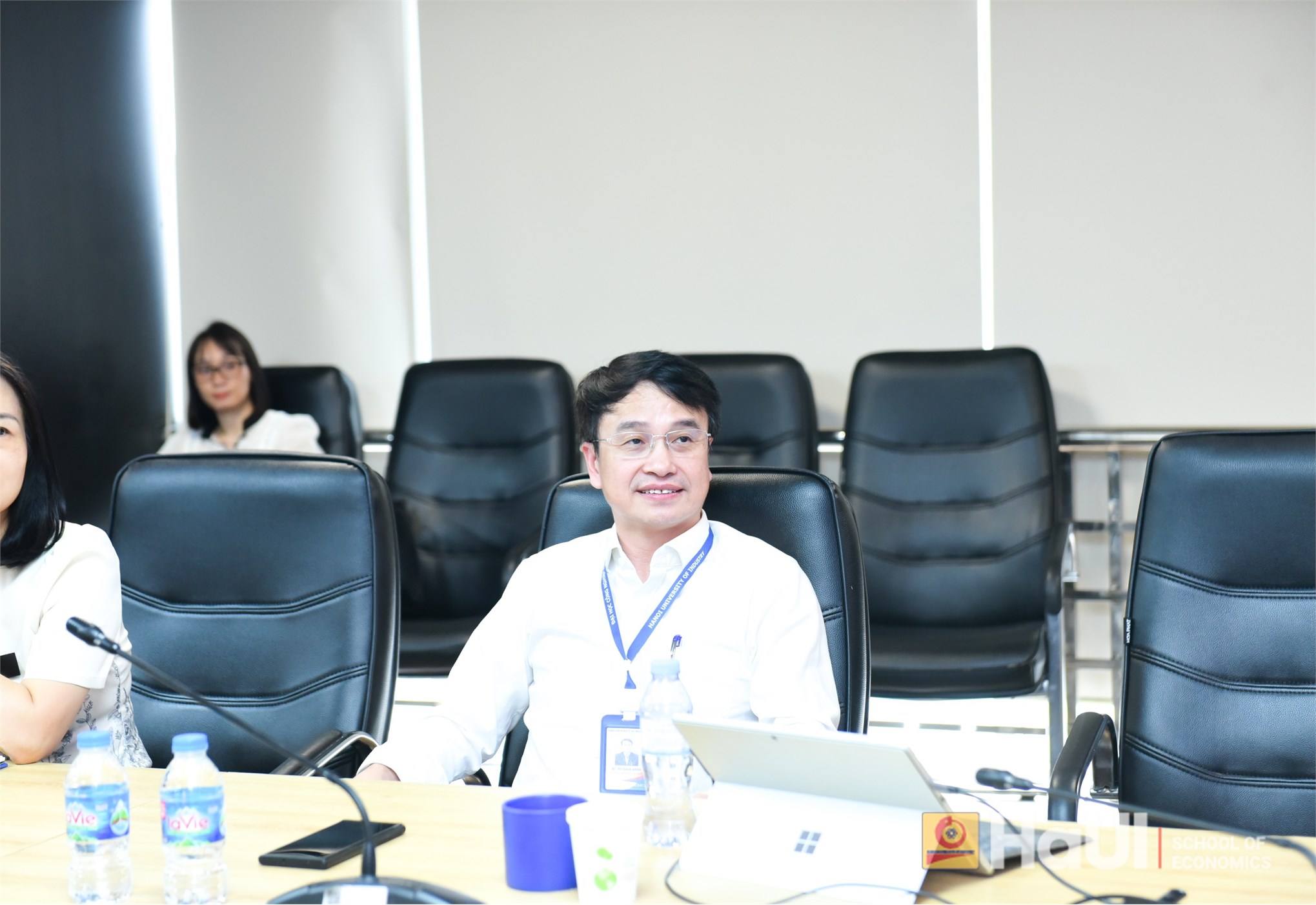Hội thảo “Giảng dạy chuyên môn bằng tiếng Anh: Kinh nghiệm trong thiết kế bài giảng, phương pháp giảng dạy và đánh giá người học” tại Trường Kinh tế