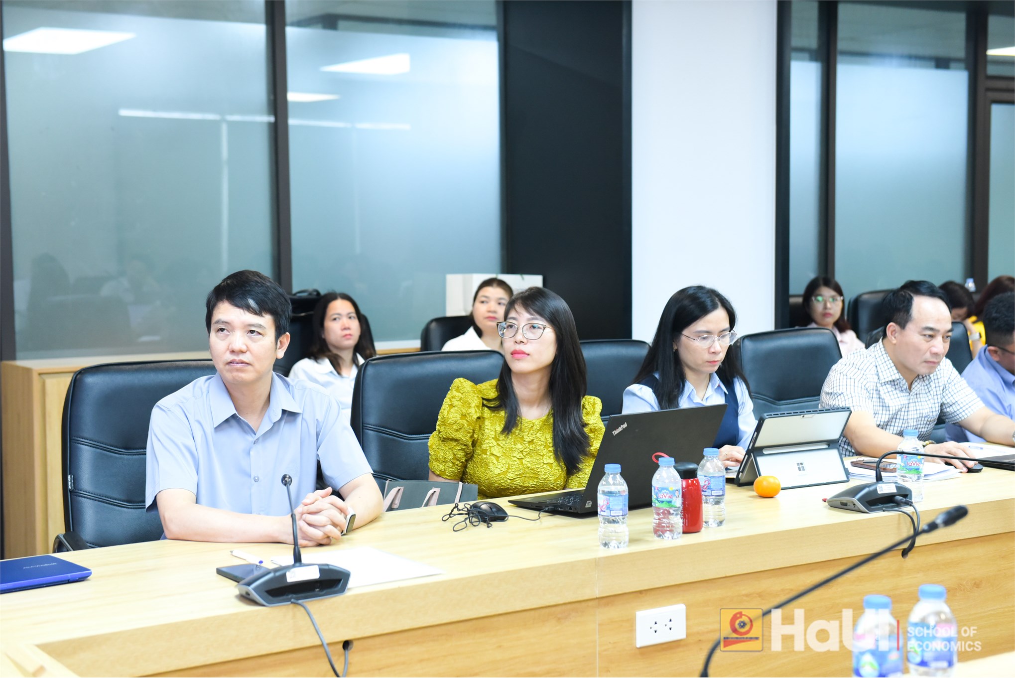 Hội thảo “Giảng dạy chuyên môn bằng tiếng Anh: Kinh nghiệm trong thiết kế bài giảng, phương pháp giảng dạy và đánh giá người học” tại Trường Kinh tế