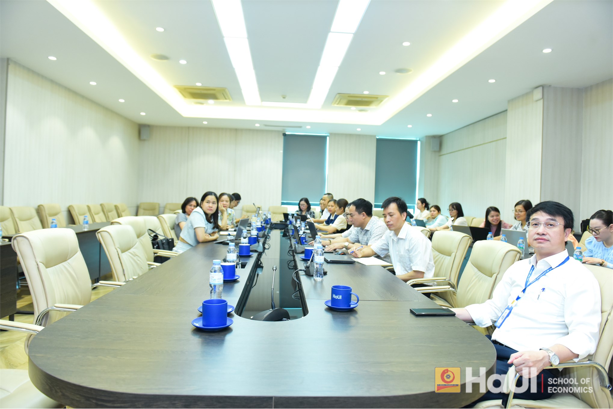 Trường Kinh tế tổ chức seminar: `Xây dựng tổng quan tài liệu hệ thống chất lượng cao – Chiến lược thành công cho nghiên cứu sinh`
