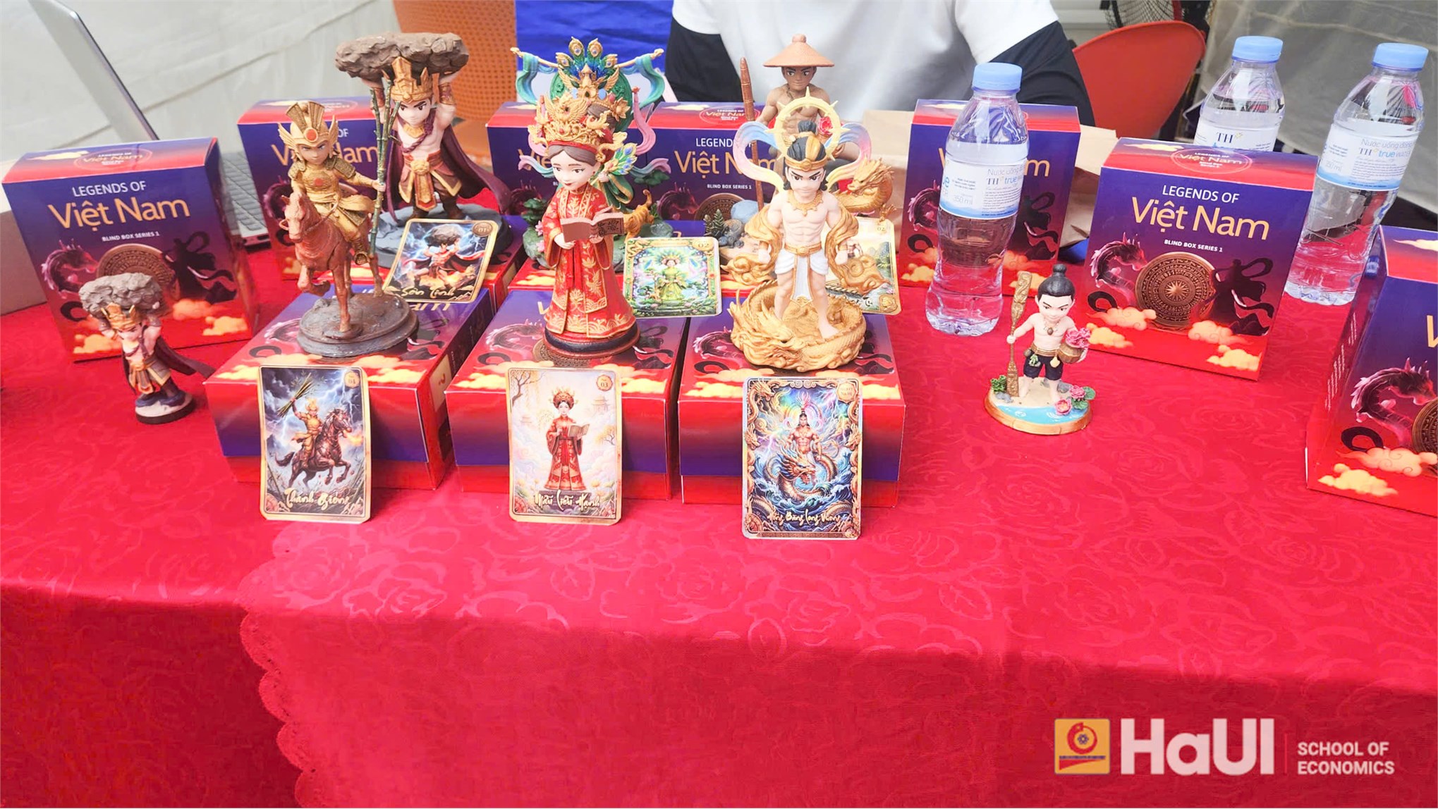 Ảnh: Bộ sản phẩm Legends of Viet Nam