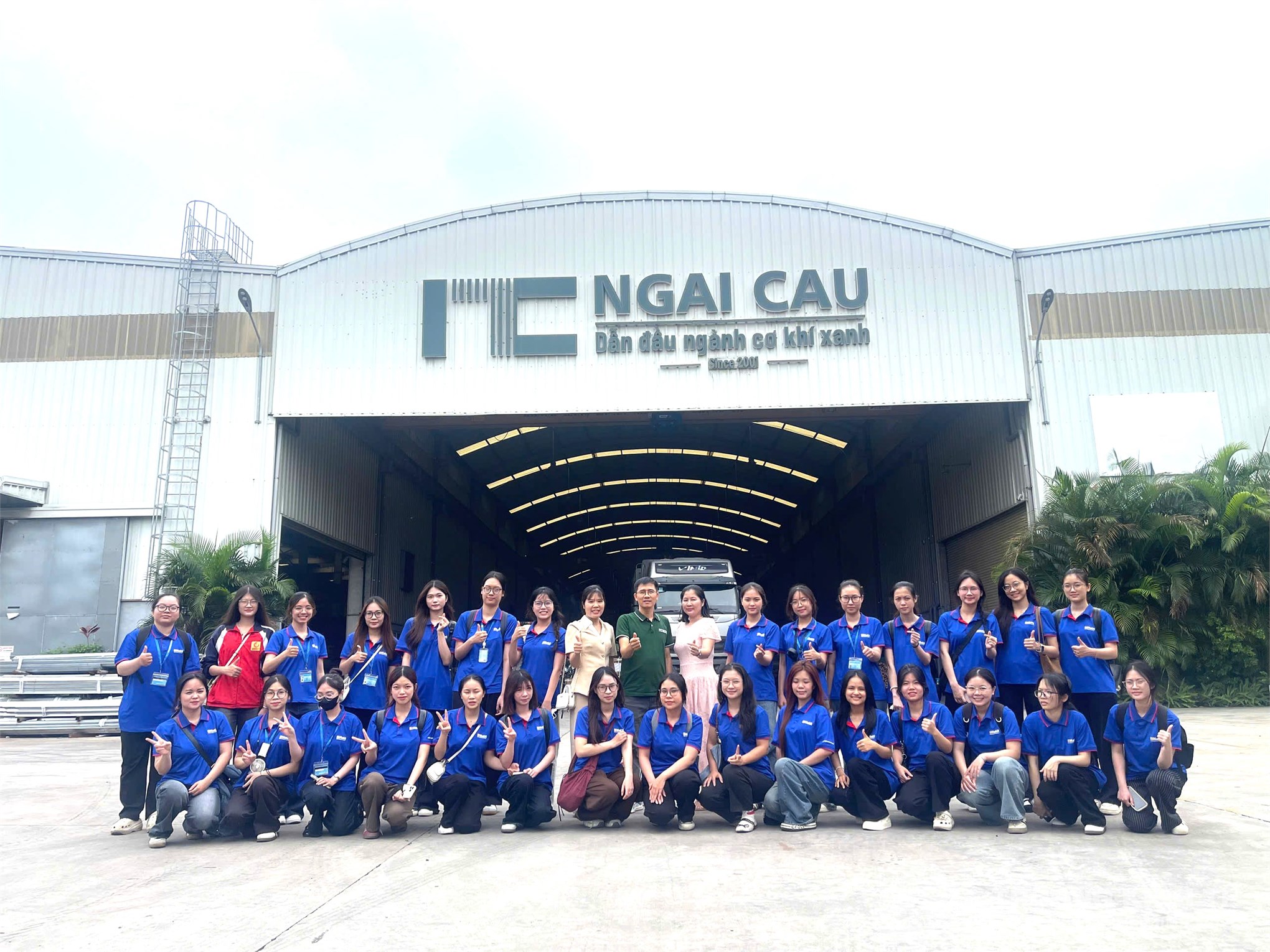 Sinh viên Khoa Kế toán – Kiểm toán tham quan thực tế tại Công ty cổ phần đầu tư xây dựng và thương mại Ngãi Cầu