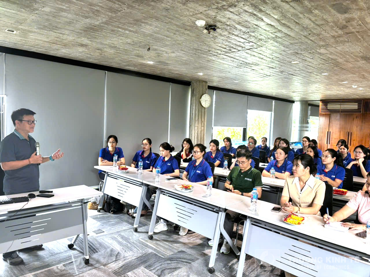 Sinh viên Khoa Kế toán – Kiểm toán tham quan thực tế tại Công ty cổ phần đầu tư xây dựng và thương mại Ngãi Cầu