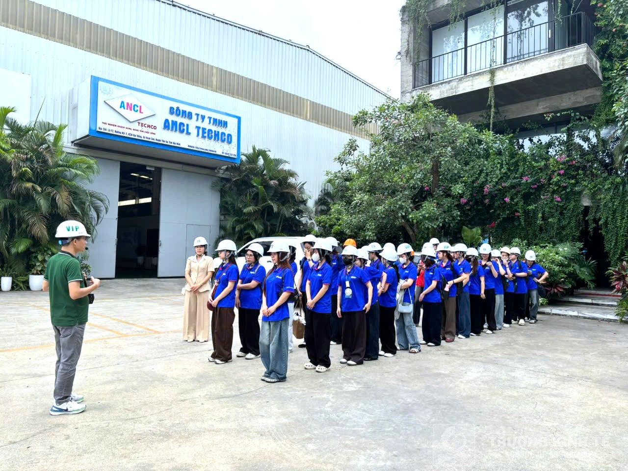 Sinh viên Khoa Kế toán – Kiểm toán tham quan thực tế tại Công ty cổ phần đầu tư xây dựng và thương mại Ngãi Cầu