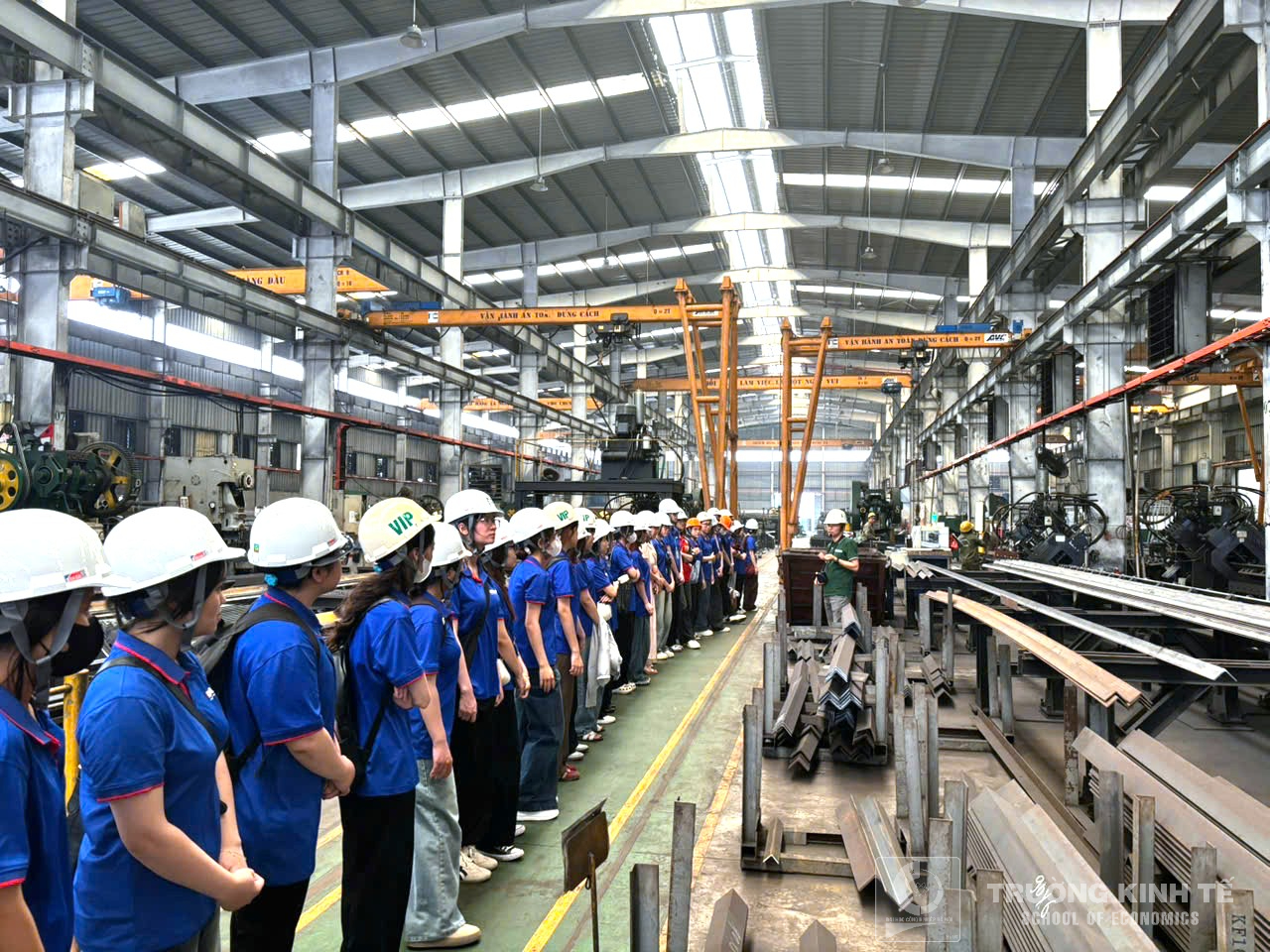 Sinh viên Khoa Kế toán – Kiểm toán tham quan thực tế tại Công ty cổ phần đầu tư xây dựng và thương mại Ngãi Cầu