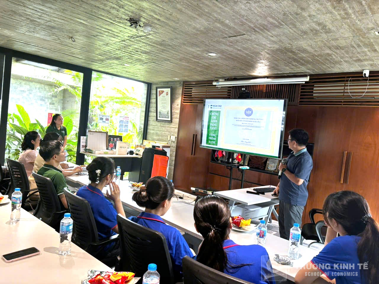 Sinh viên Khoa Kế toán – Kiểm toán tham quan thực tế tại Công ty cổ phần đầu tư xây dựng và thương mại Ngãi Cầu