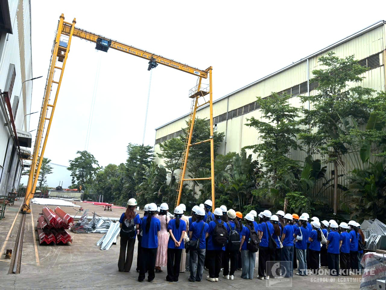 Sinh viên Khoa Kế toán – Kiểm toán tham quan thực tế tại Công ty cổ phần đầu tư xây dựng và thương mại Ngãi Cầu