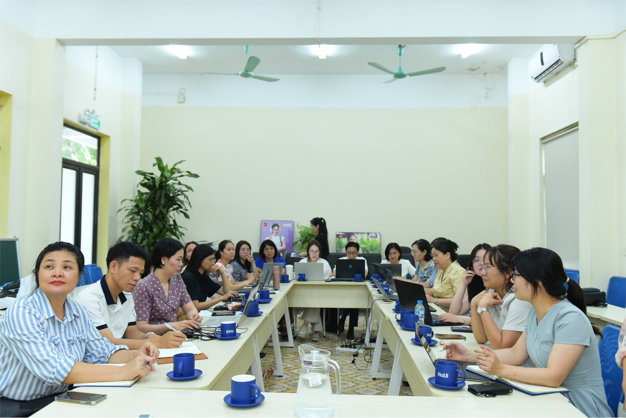 Khoa Kinh doanh số tổ chức Sinh hoạt chuyên môn: Tích hợp tư duy Khởi nghiệp đổi mới sáng tạo và `Chuyển đổi kép` vào công tác đào tạo
