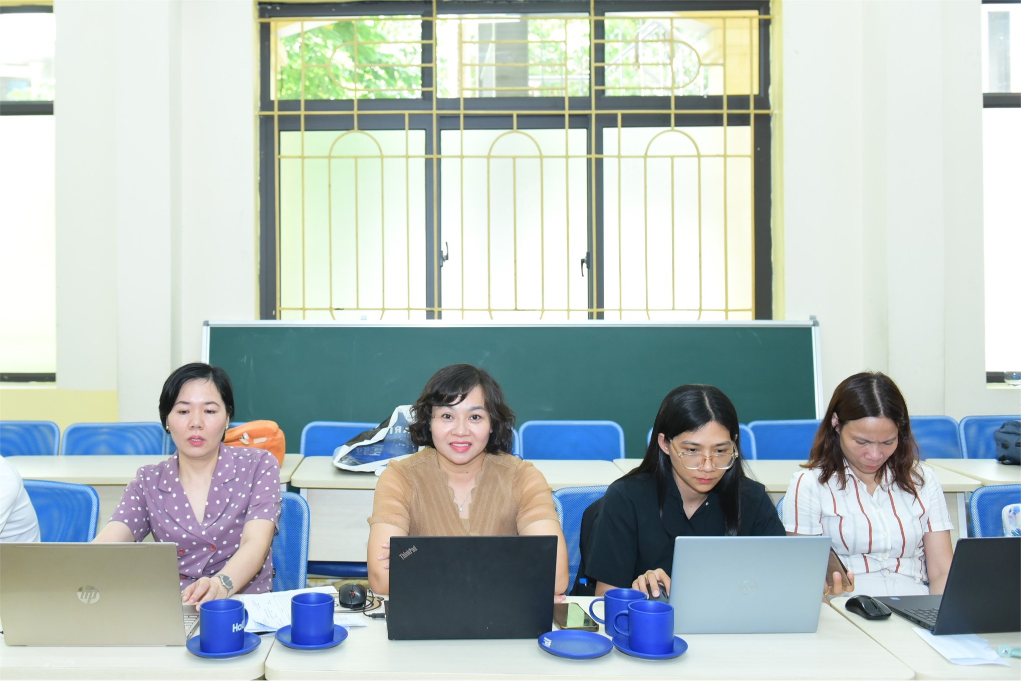 Khoa Kinh doanh số tổ chức Sinh hoạt chuyên môn: Tích hợp tư duy Khởi nghiệp đổi mới sáng tạo và `Chuyển đổi kép` vào công tác đào tạo