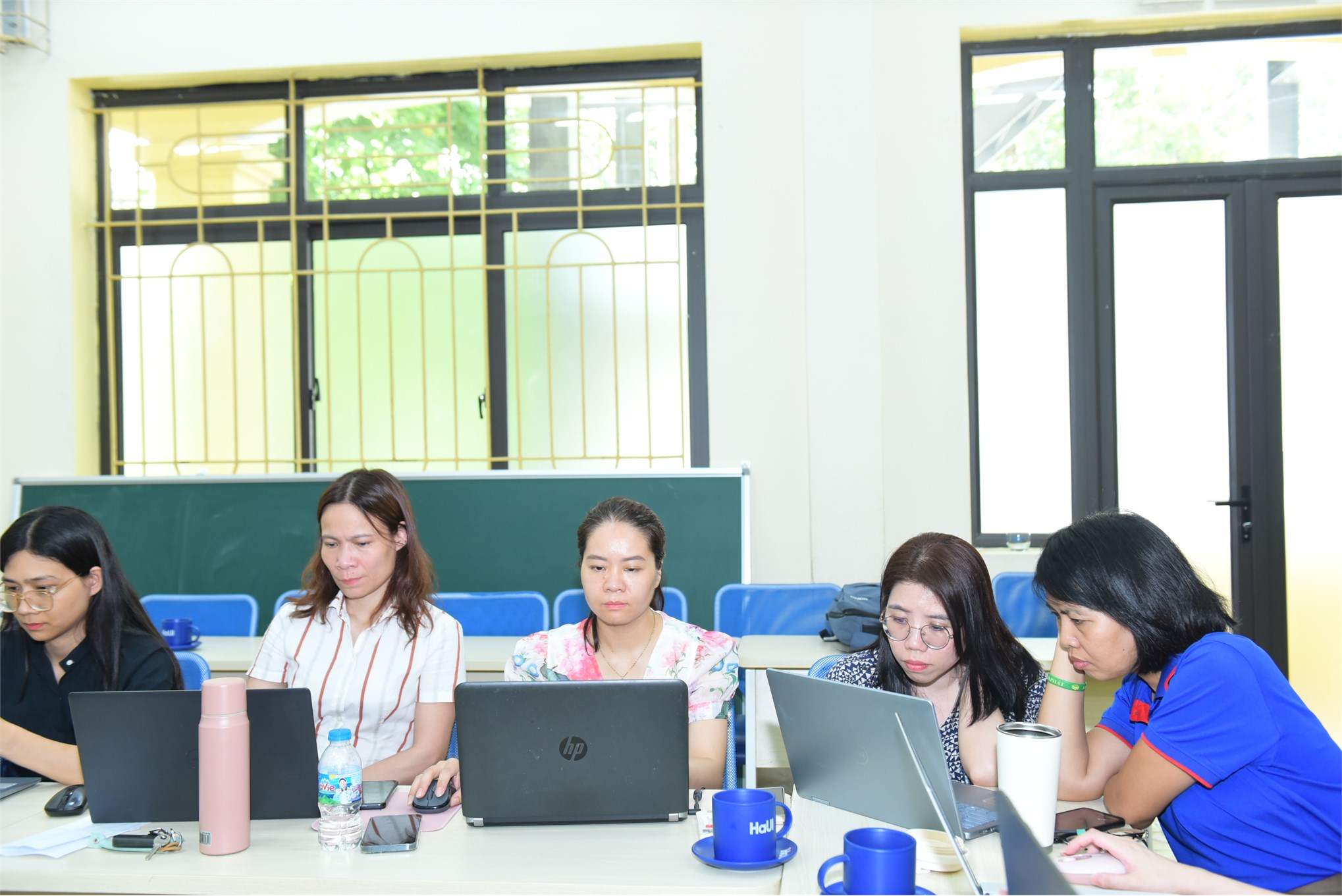 Khoa Kinh doanh số tổ chức Sinh hoạt chuyên môn: Tích hợp tư duy Khởi nghiệp đổi mới sáng tạo và `Chuyển đổi kép` vào công tác đào tạo