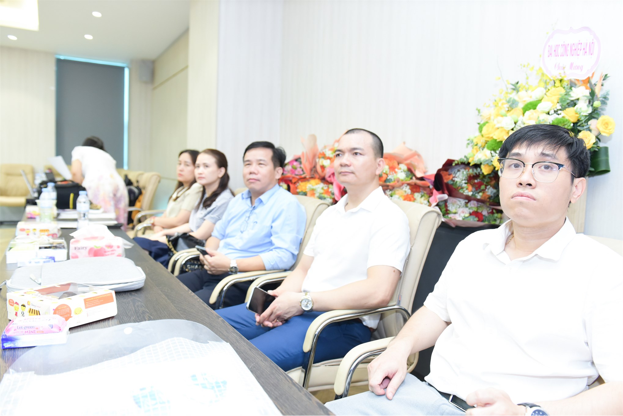 Nghiên cứu sinh Trần Thị Hằng bảo vệ thành công luận án tiến sĩ cấp Đại học Công nghiệp Hà Nội